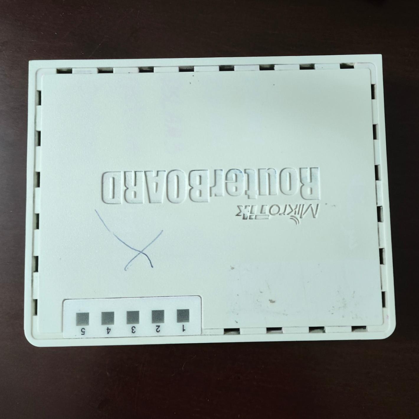 RouterBOARD 750 میکروتیک