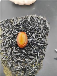 نگین