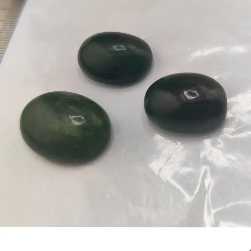 سه عدد یشم نفریت