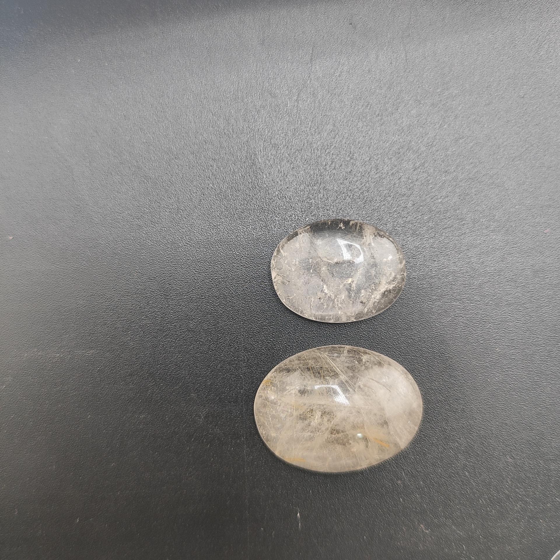 نگین در مویی دو عدد