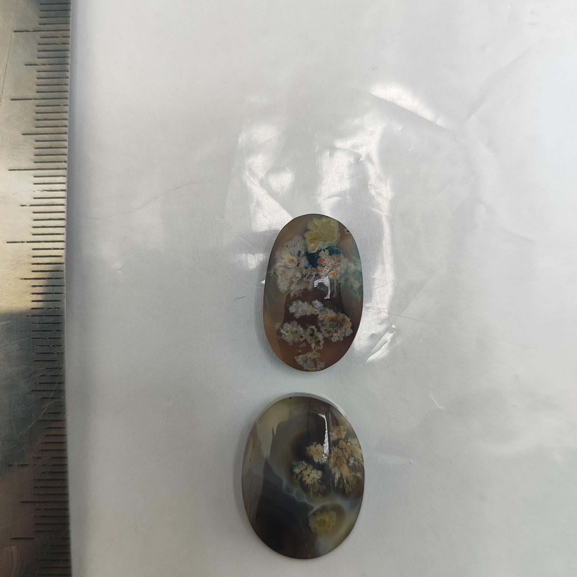 نگین عقیق پُر شجر تیره