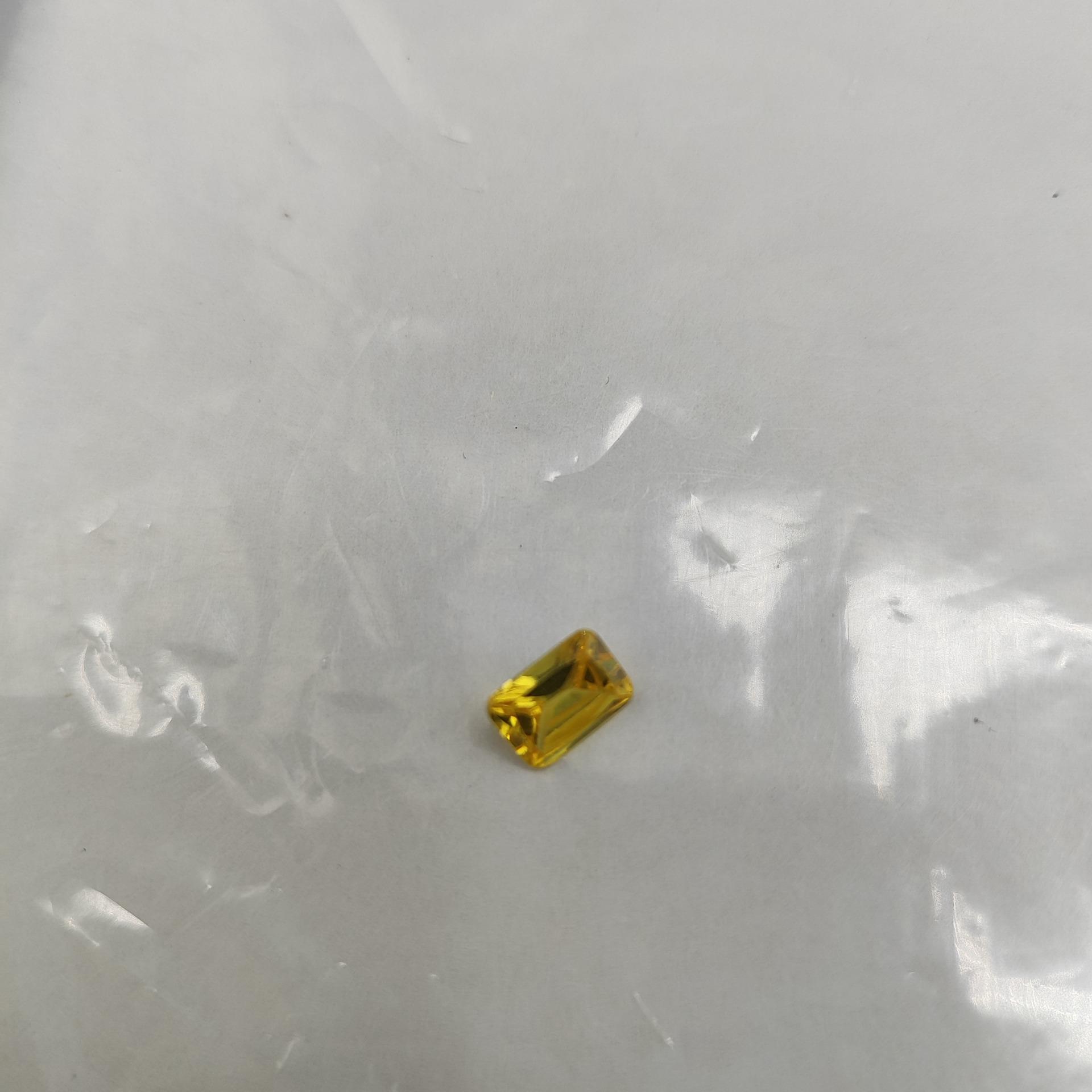 نگین زیرکن زرد تراش امرالد