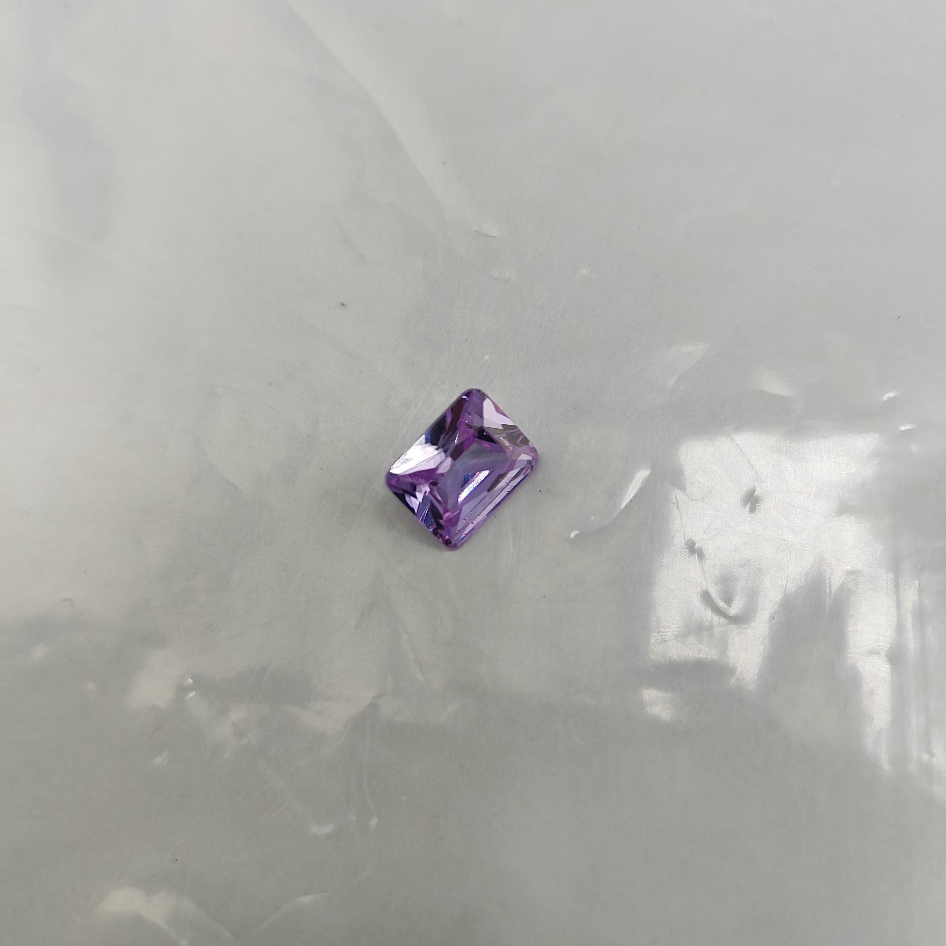 نگین زیرکن بنفش