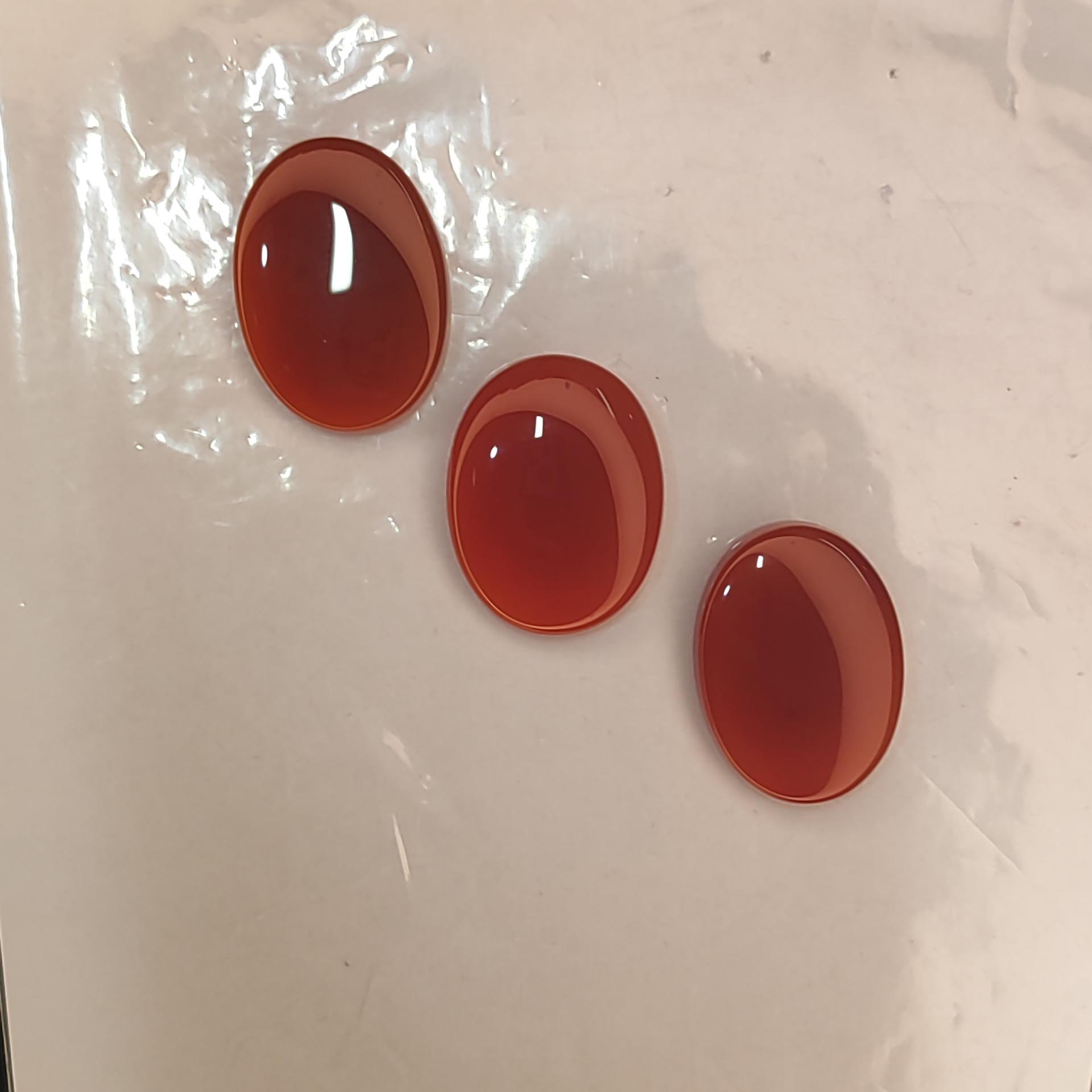 سه عدد عقیق سرخ