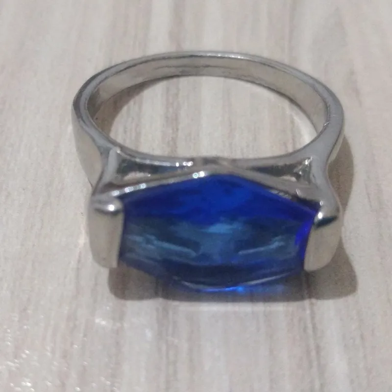 انگشتر زنانه یاقوت آبی بسیار زیبا