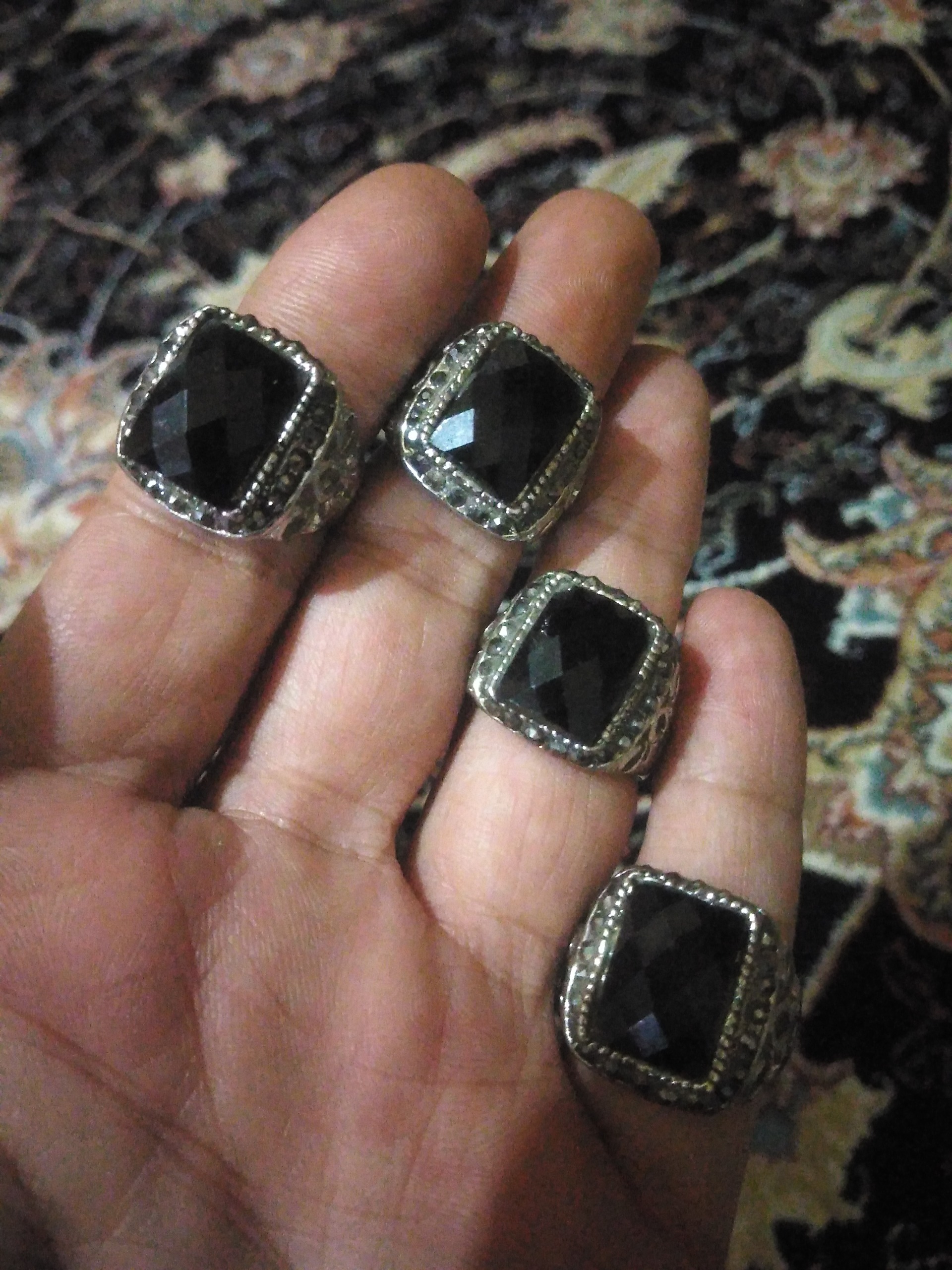 4تا انگشترطرح الماس نگین پلاستیک