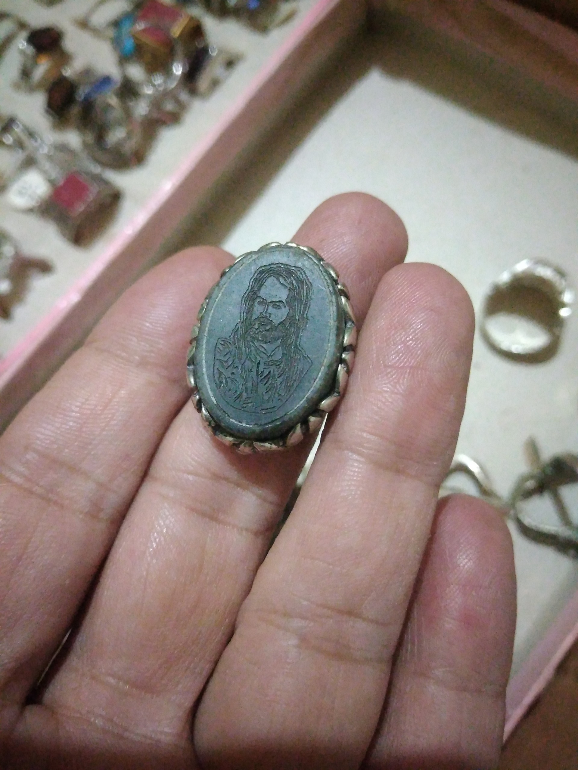 انگشتر قدیمی شمایل امام حسین ع