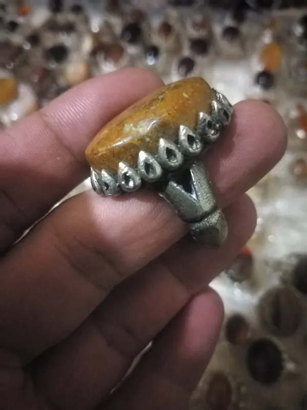 انگشتر قدیمی جاسپر زرد