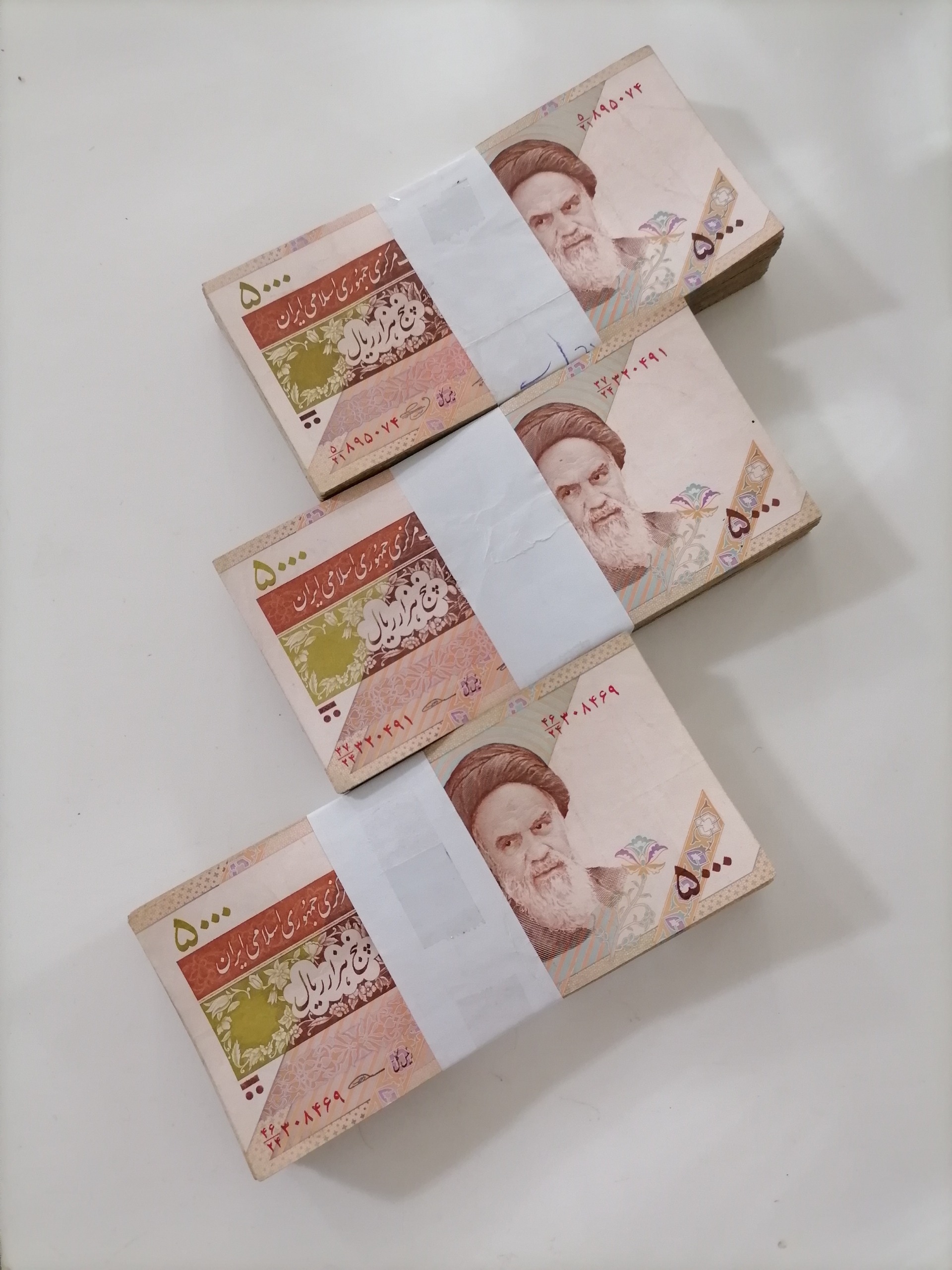 اسکناس 500 تومانی کارکرده تمیز (توضیحات)