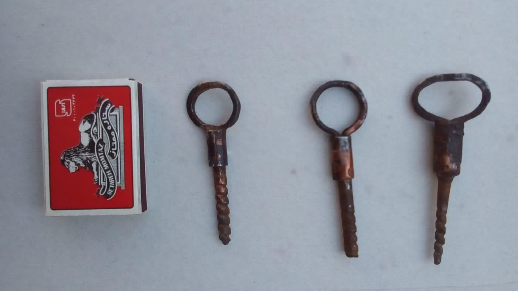 کلید قاجاری قفل لوله ای قدیمی،هر سه 450