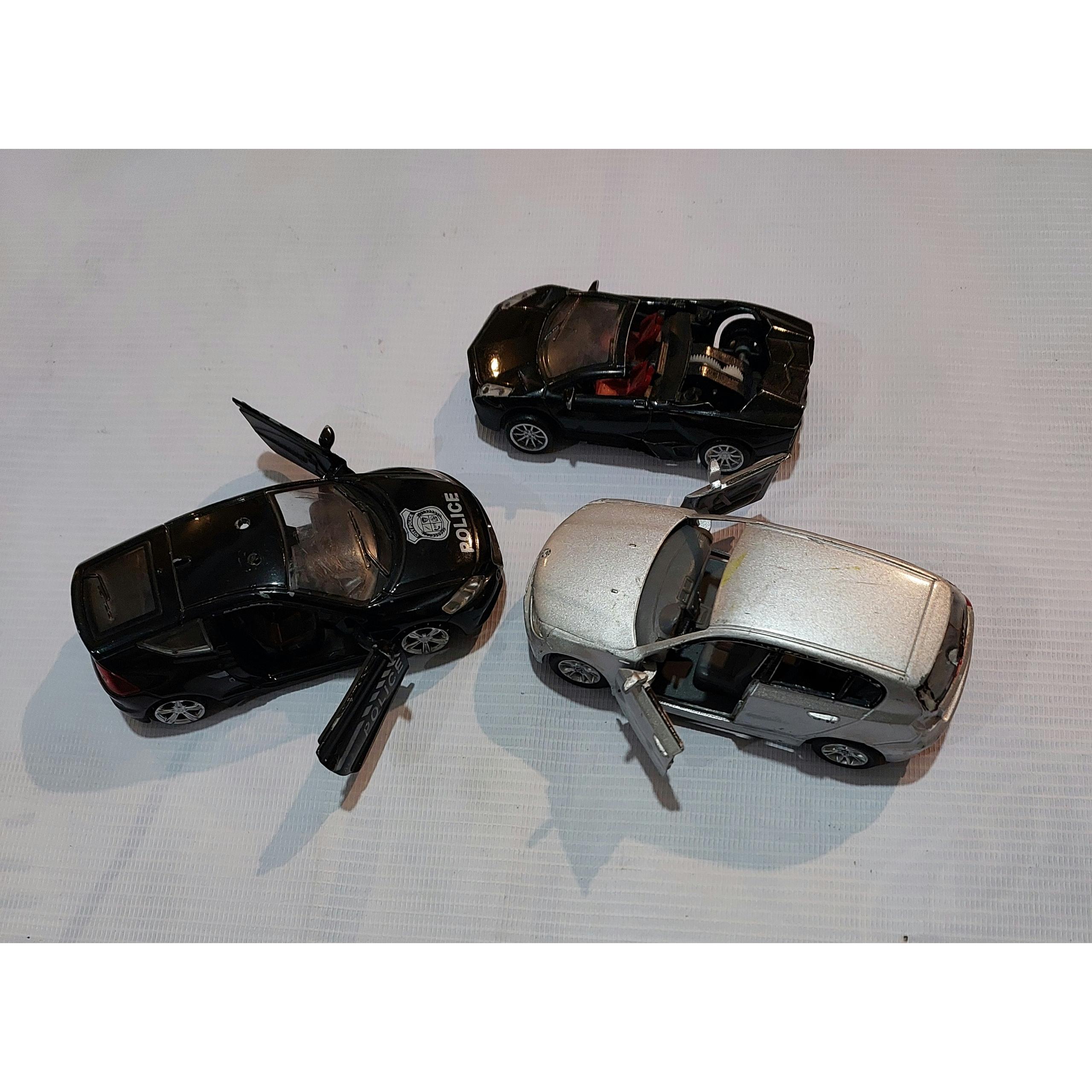 سه عدد ماکت ماشین فلزی