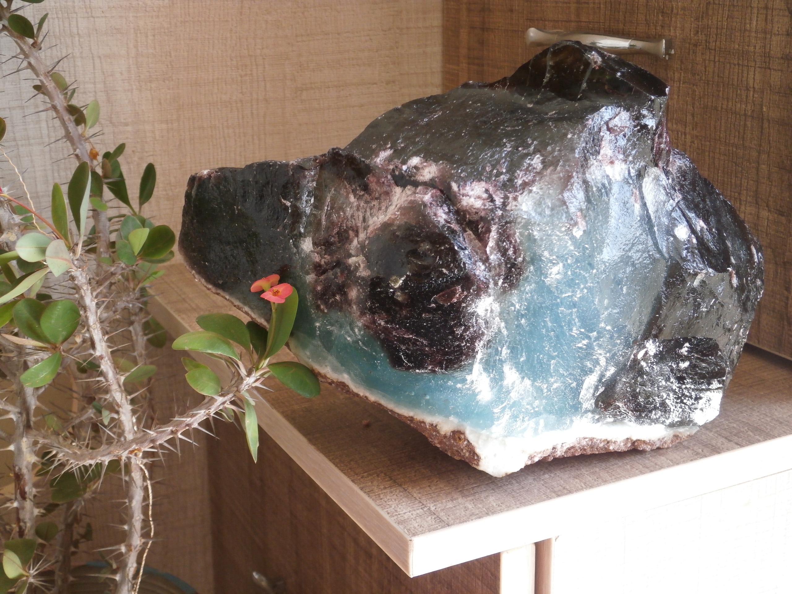 سنگ ابسیدین کلکسیونی کمیاب و بزرگ و زیبا