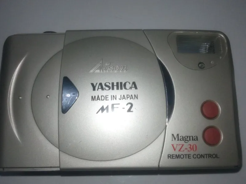 YASHICA AIRON MF-2 MAGNA VZ-30