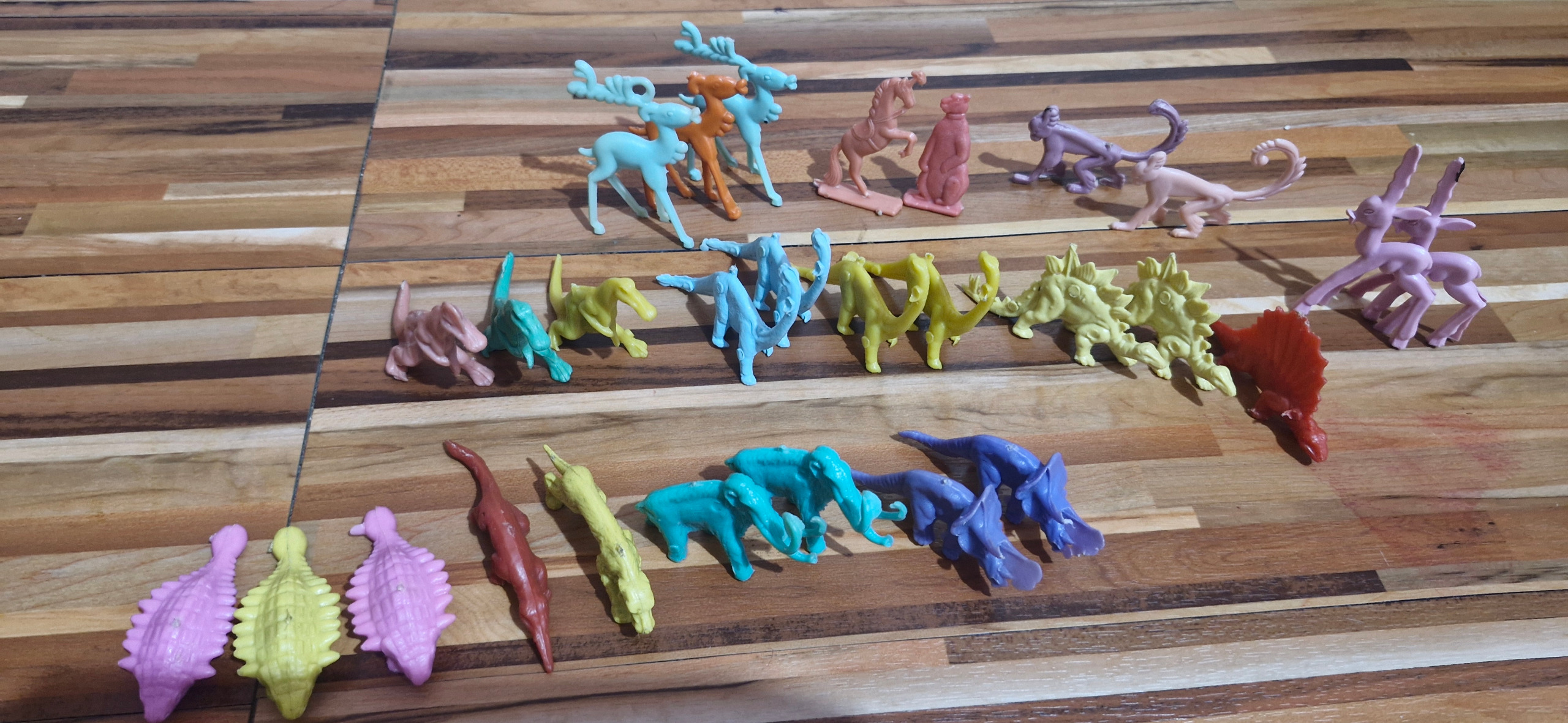 اسباب بازی فیگور قدیمی دایناسورها