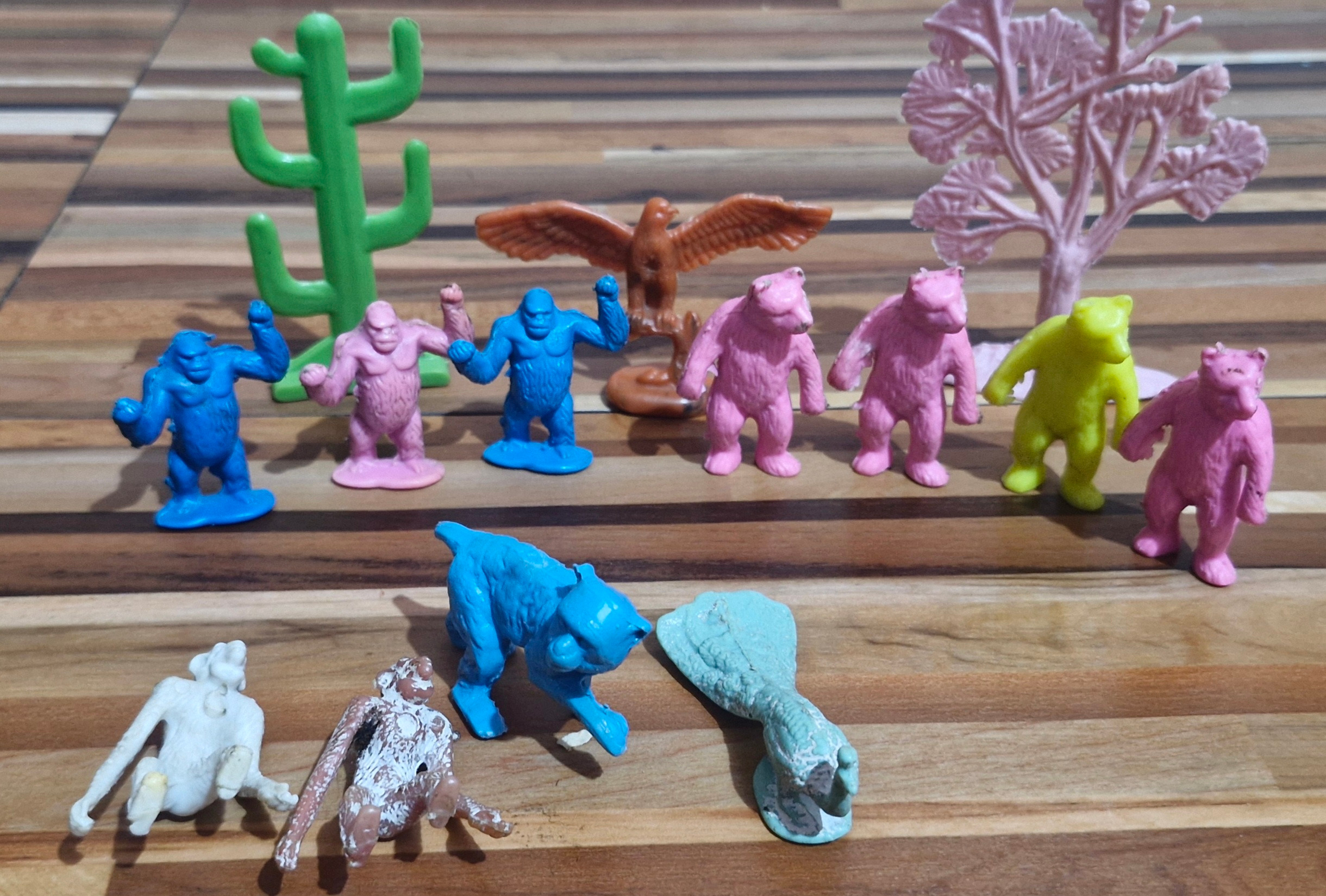 اسباب بازی قدیمی حیات وحش