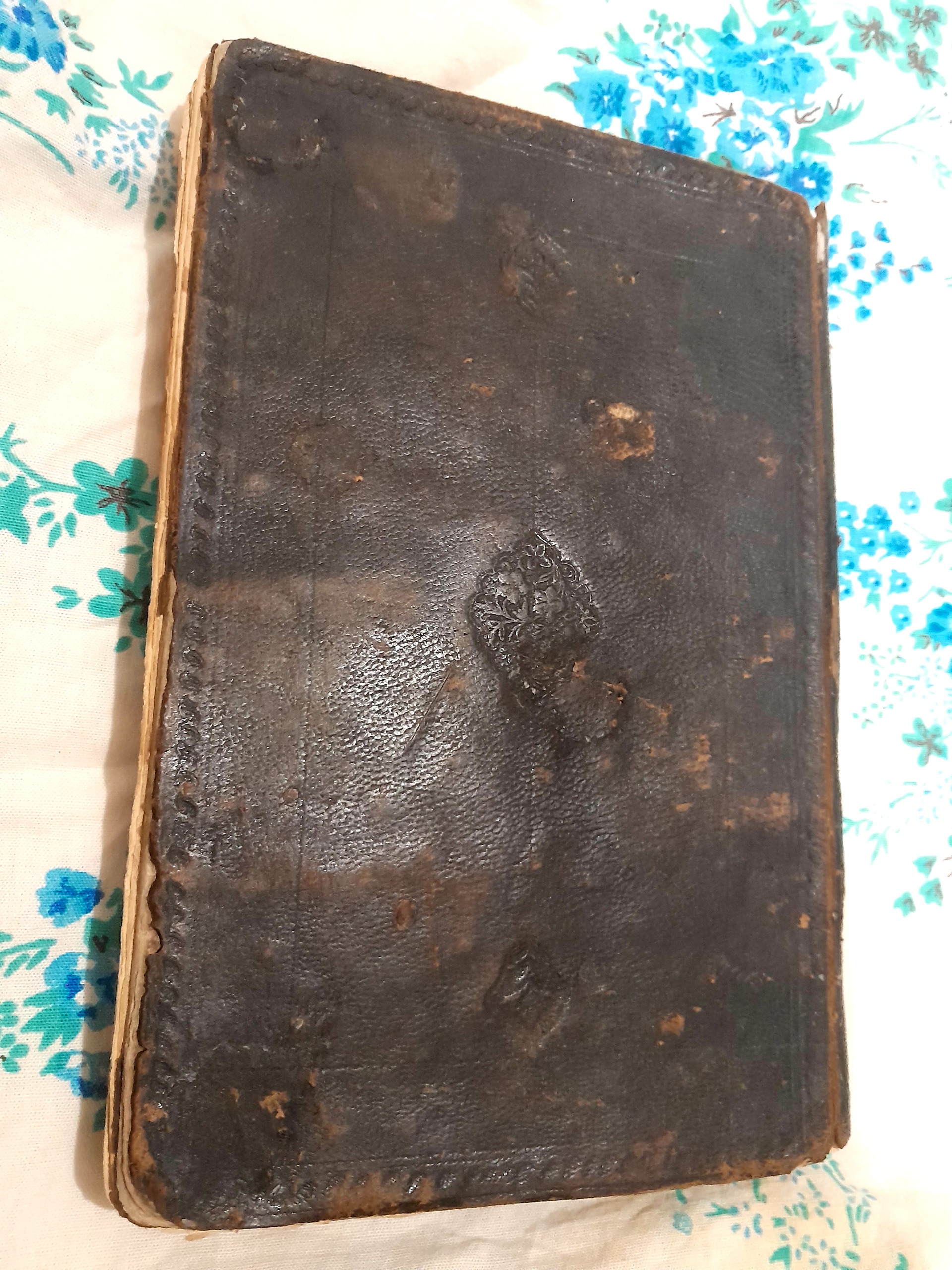 کتاب خطی قاجاری دیوان شعر( غزلیات شمس)