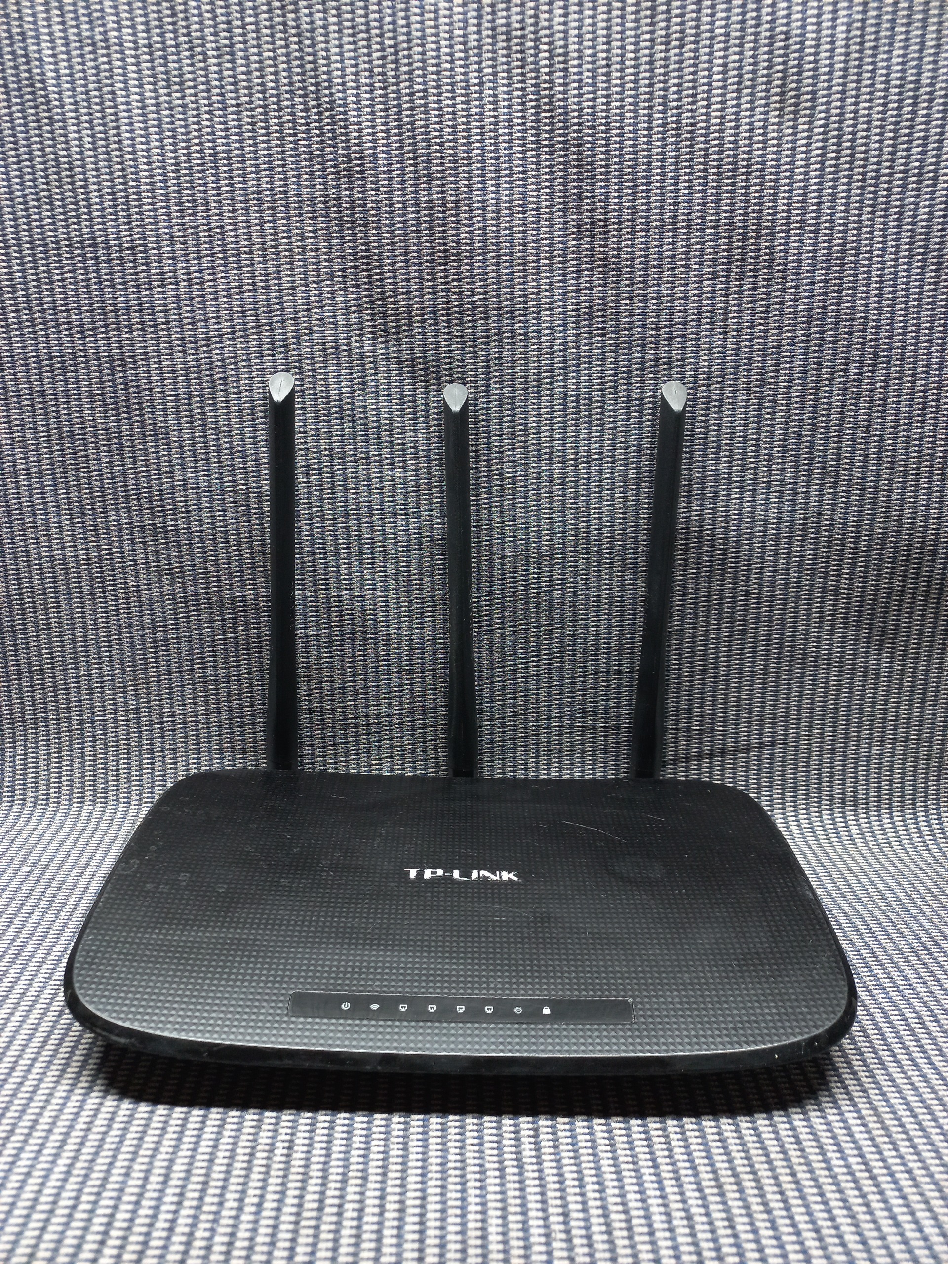 روتر اکسس پوینت تی پی لینک wR940Nسالم بی آداپتور