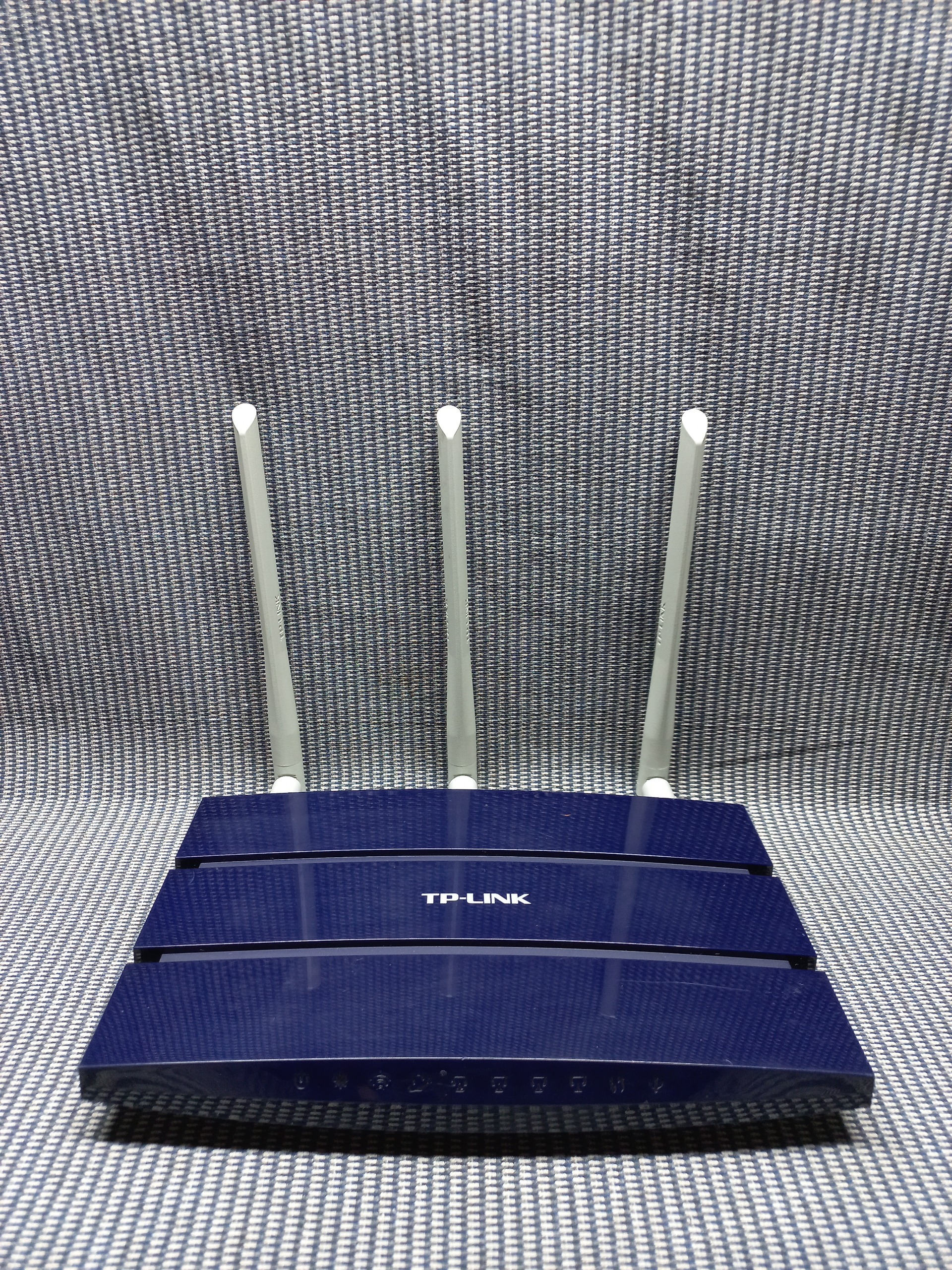 روتر اکسس پوینت تی پی لینک wR1043ND بی آداپتور