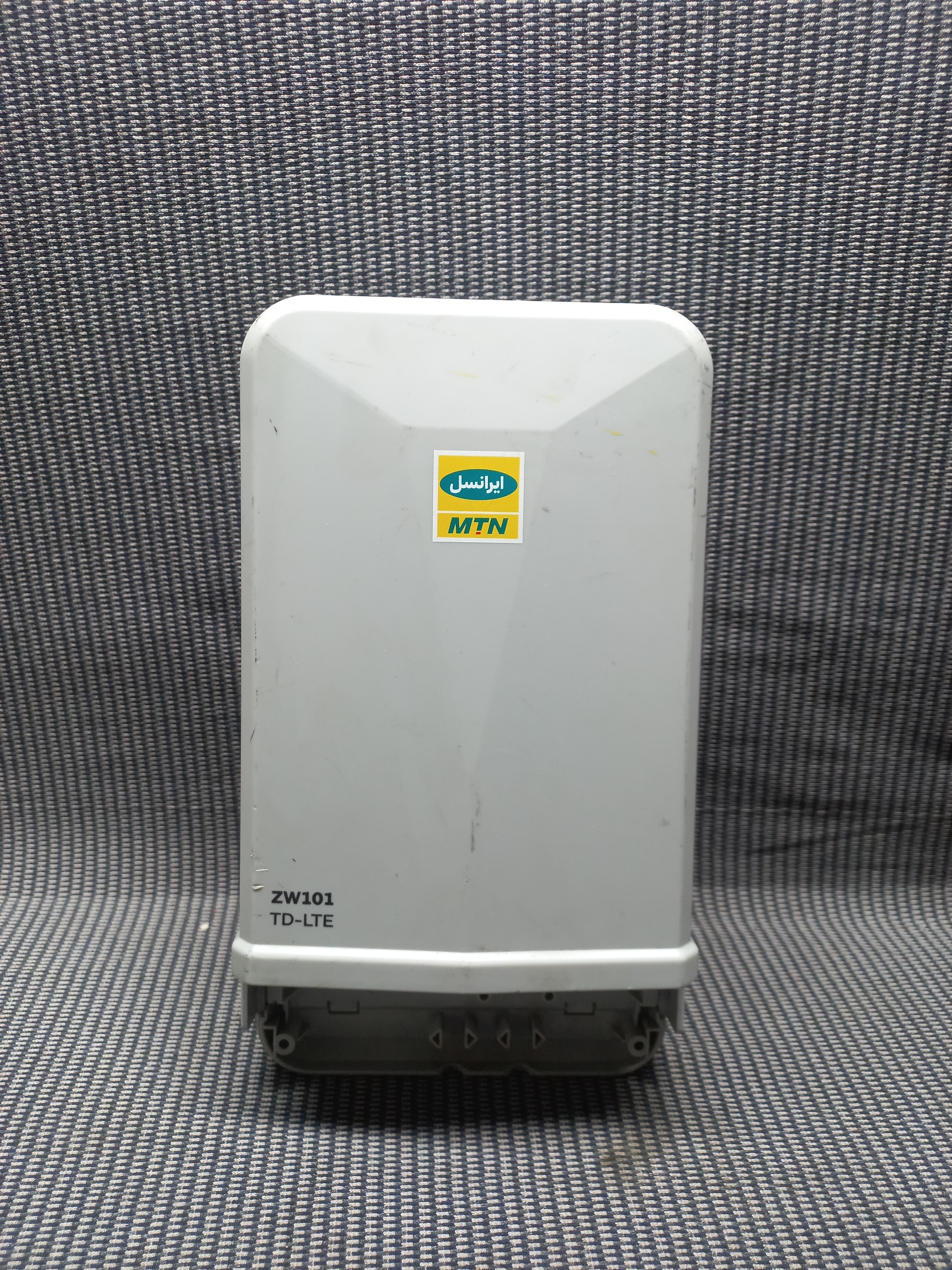 مودم فضای باز 4Gایرانسل ZW101 توضیحات دار