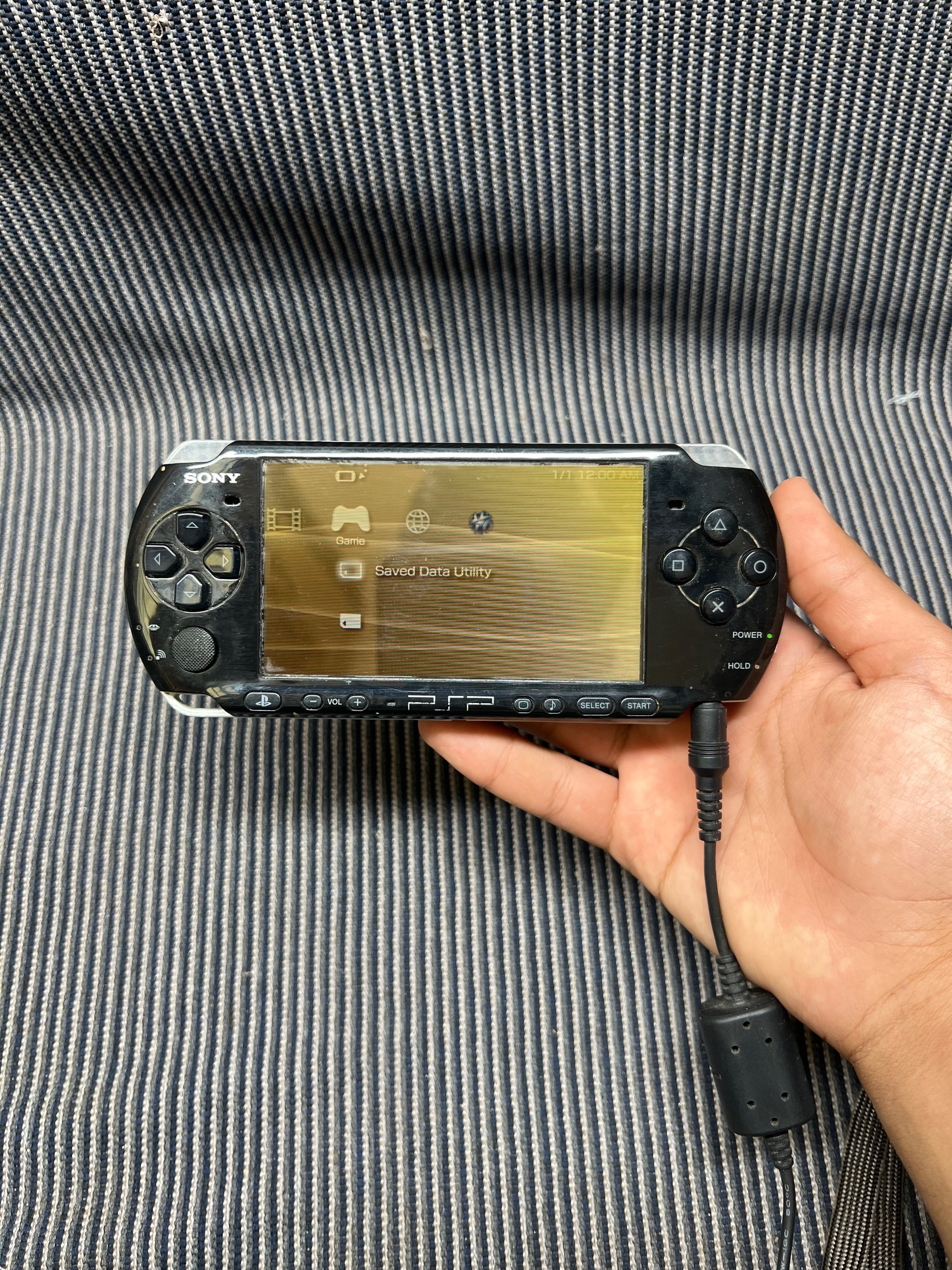 psp3001E پی اس پی روشن بدون درب و باتری