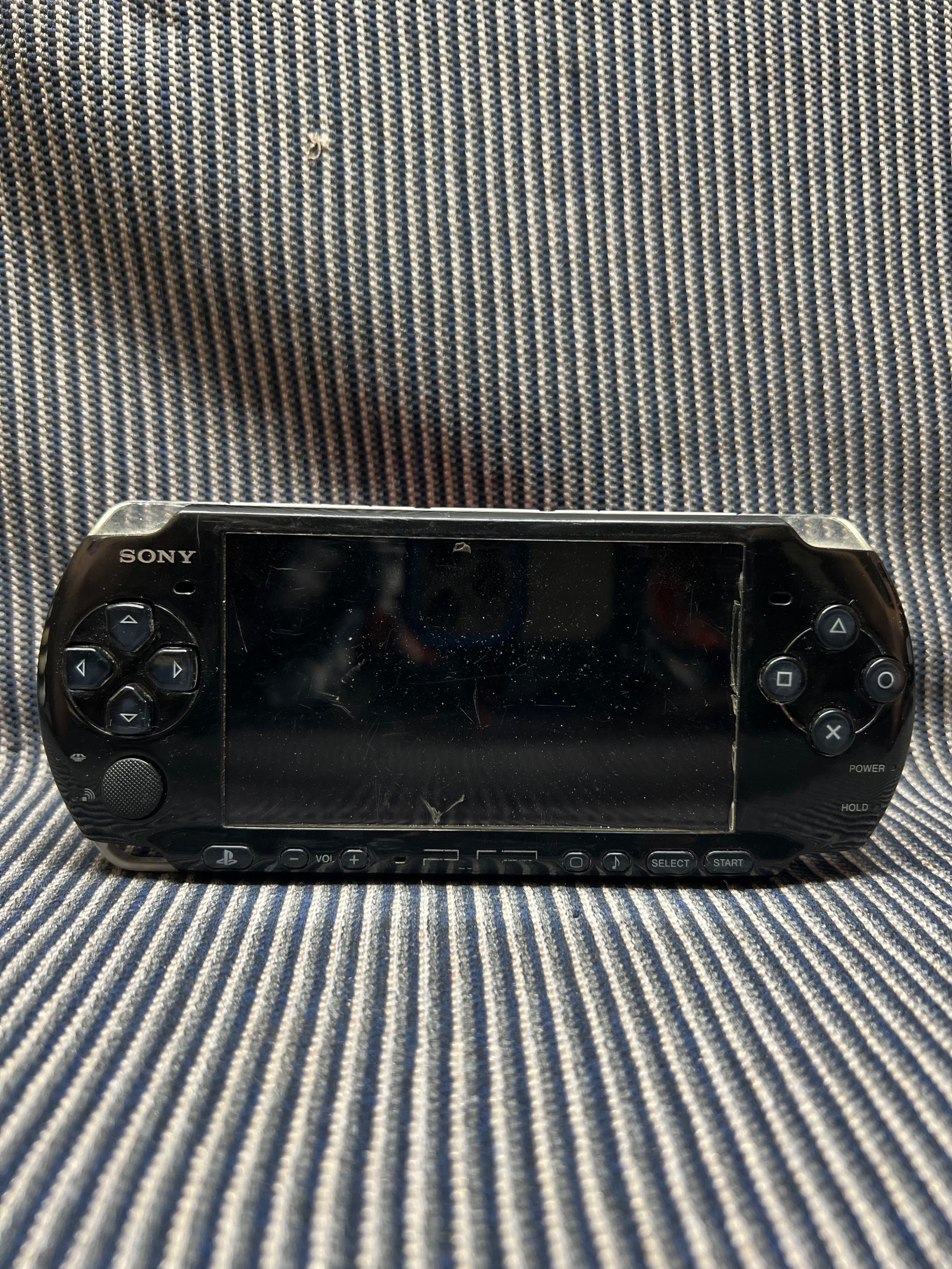 psp3001پی اس پی روشن بدون درب و باتری