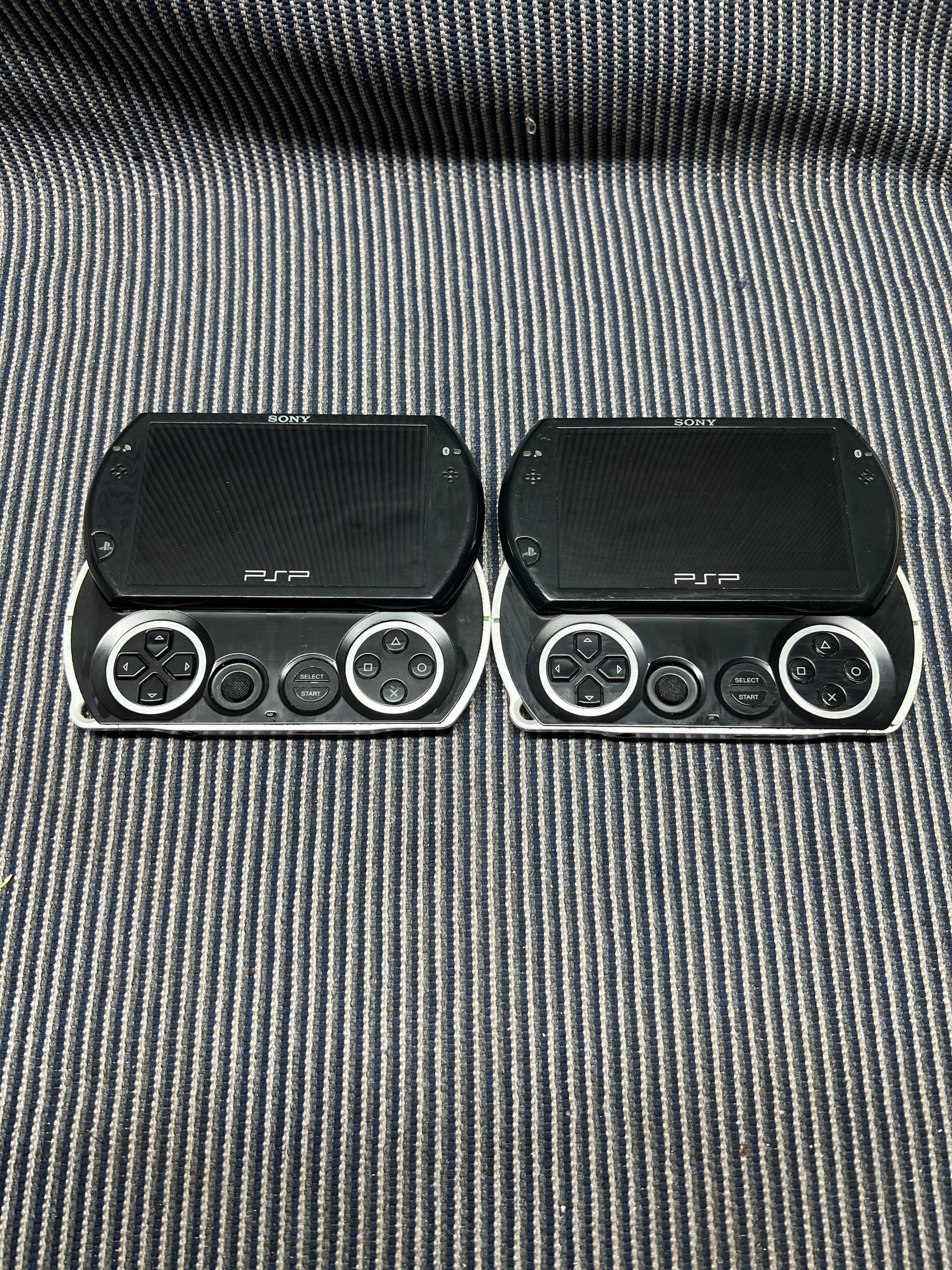 دوعدد psp go توضیحات مهم باهم