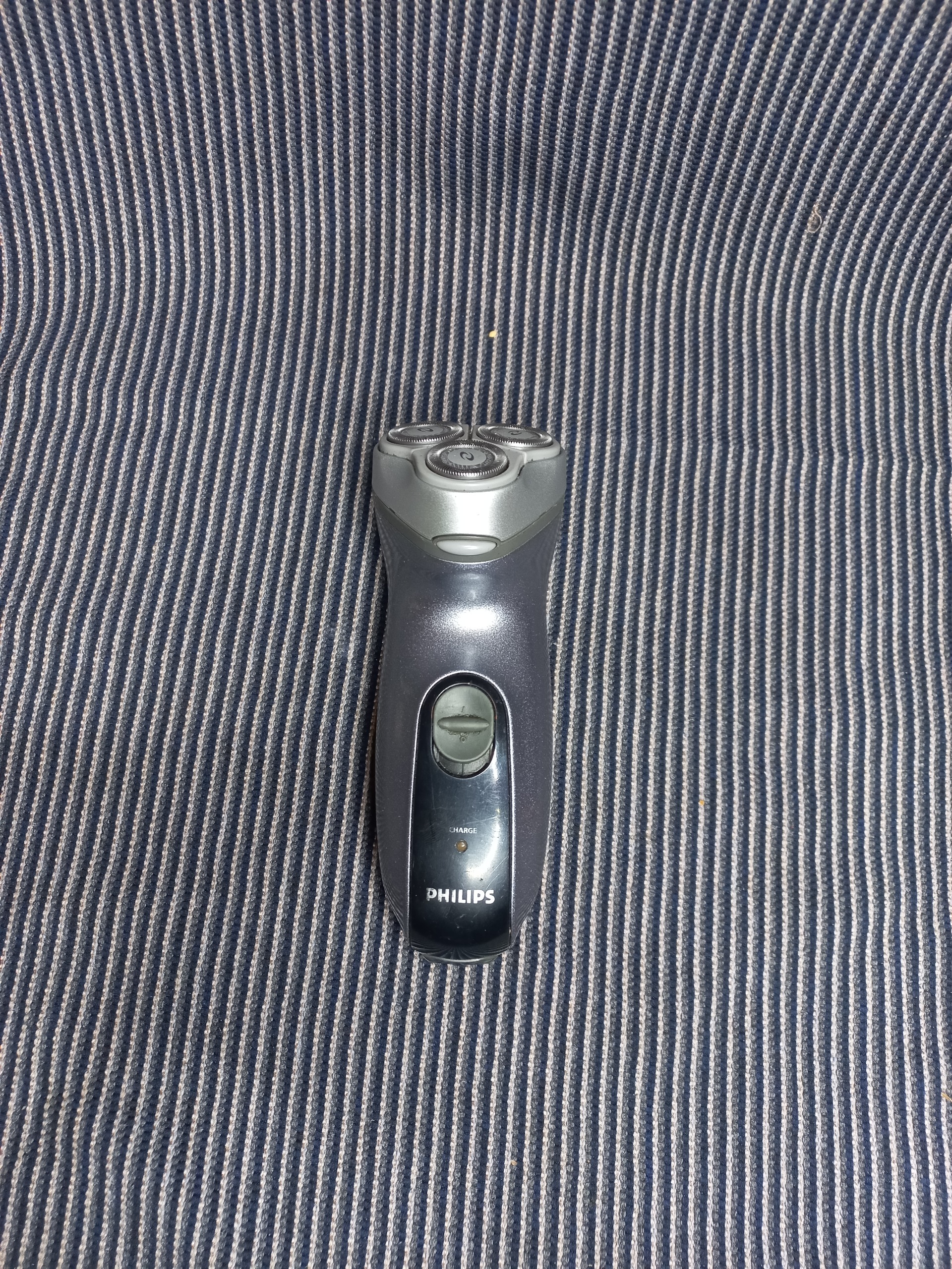 ماشین ریش تراش فیلیپس HQ6695 سالم اصلی