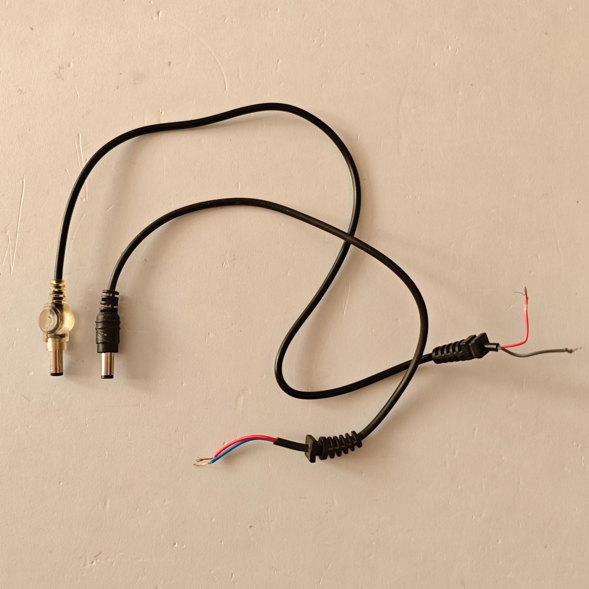 2 عدد فیش و کابل آداپتور