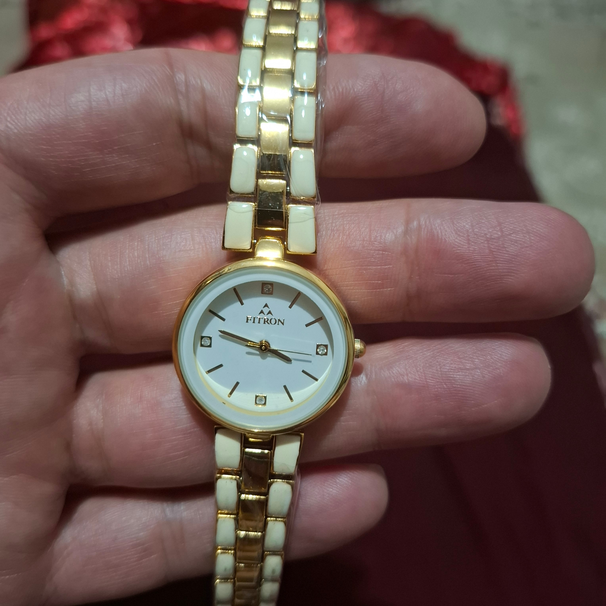 ساعت زنانه FITRON بی نظیره کیفیت عالی مناسب هدیه