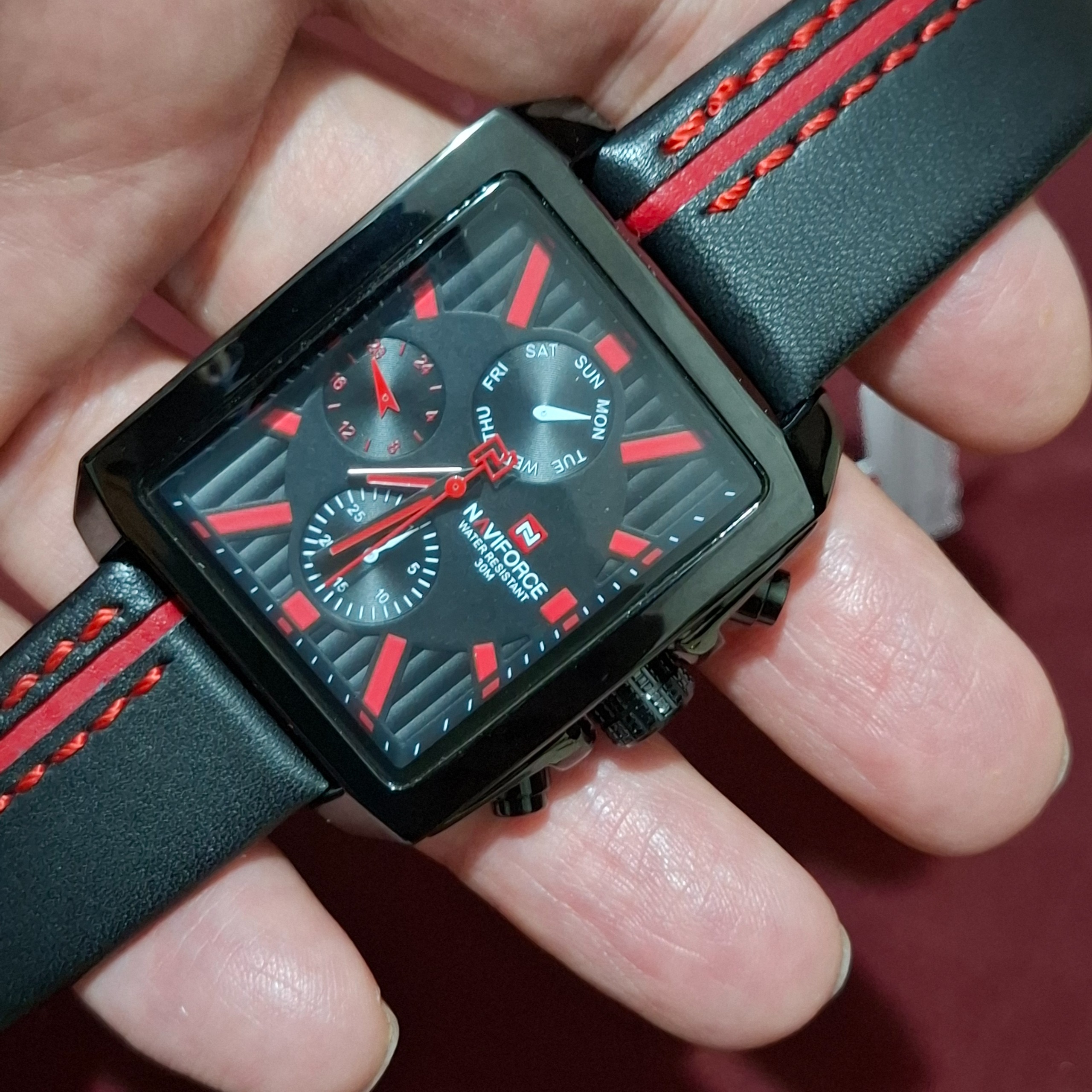 ساعت بینظیرNaviforce  کد9111 چهارموتوره کرنوگراف