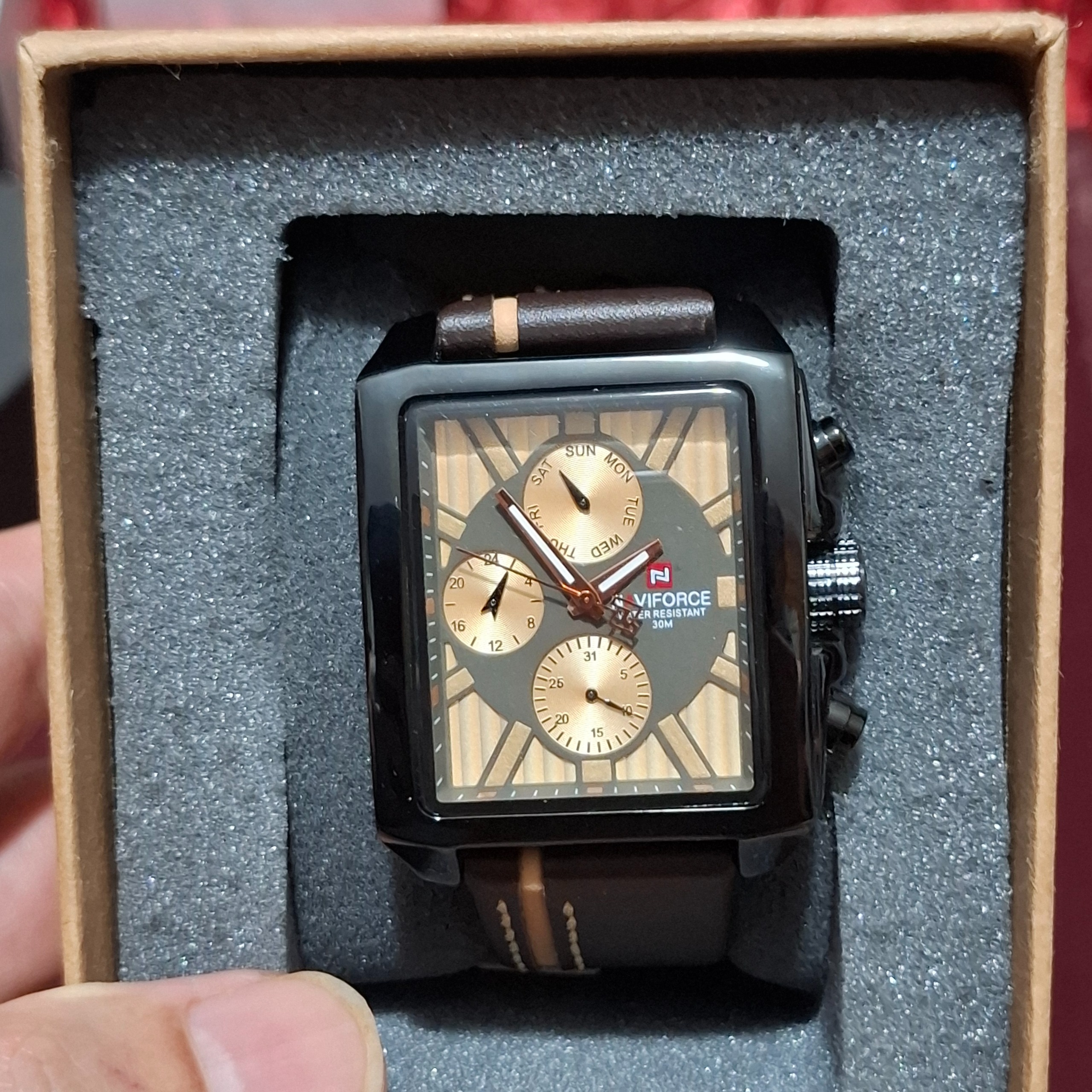 ساعت بینظیرNaviforce  کد9111 چهارموتوره کرنوگراف