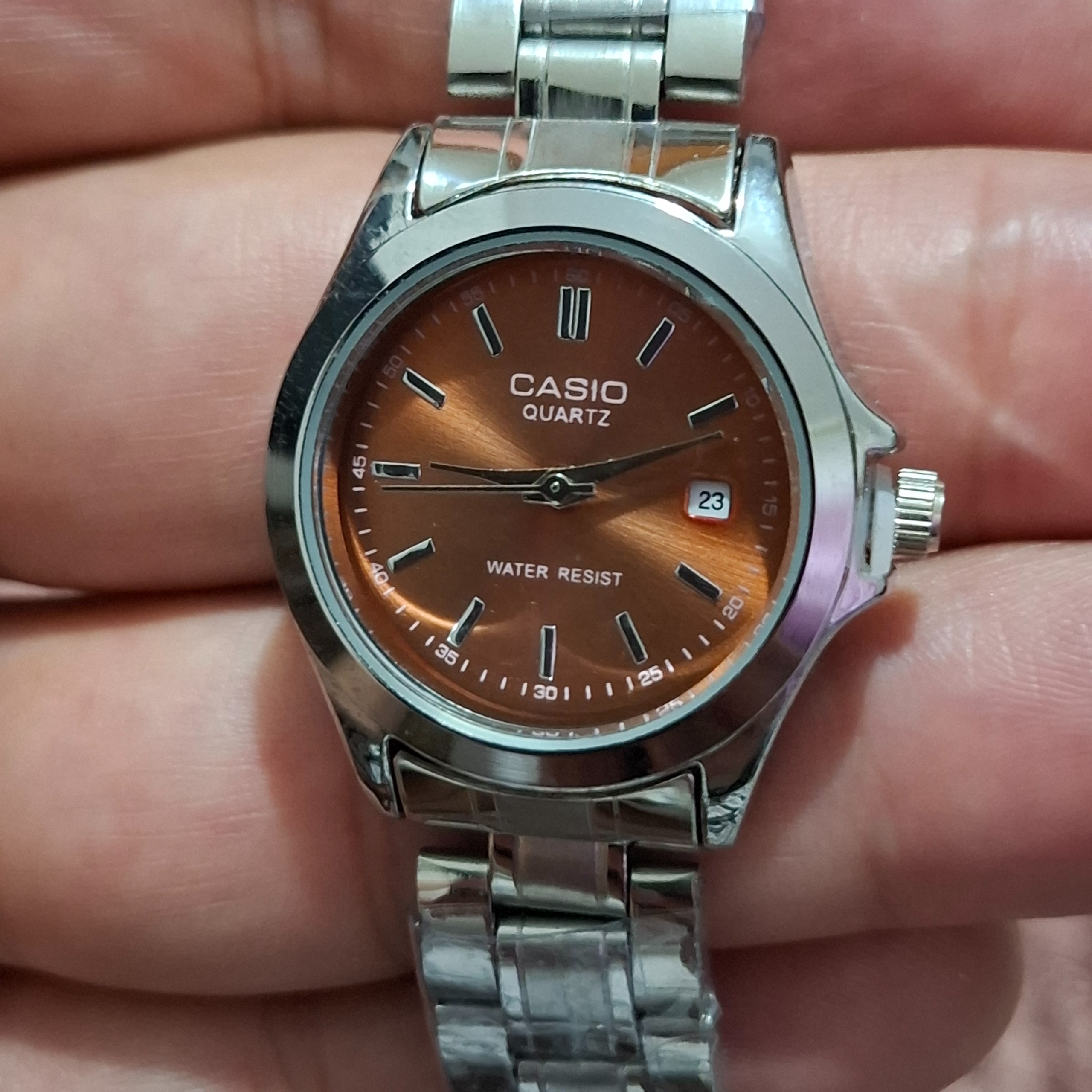 مزایده ساعت فوق العاده زیبای Casioکوارتزژاپن