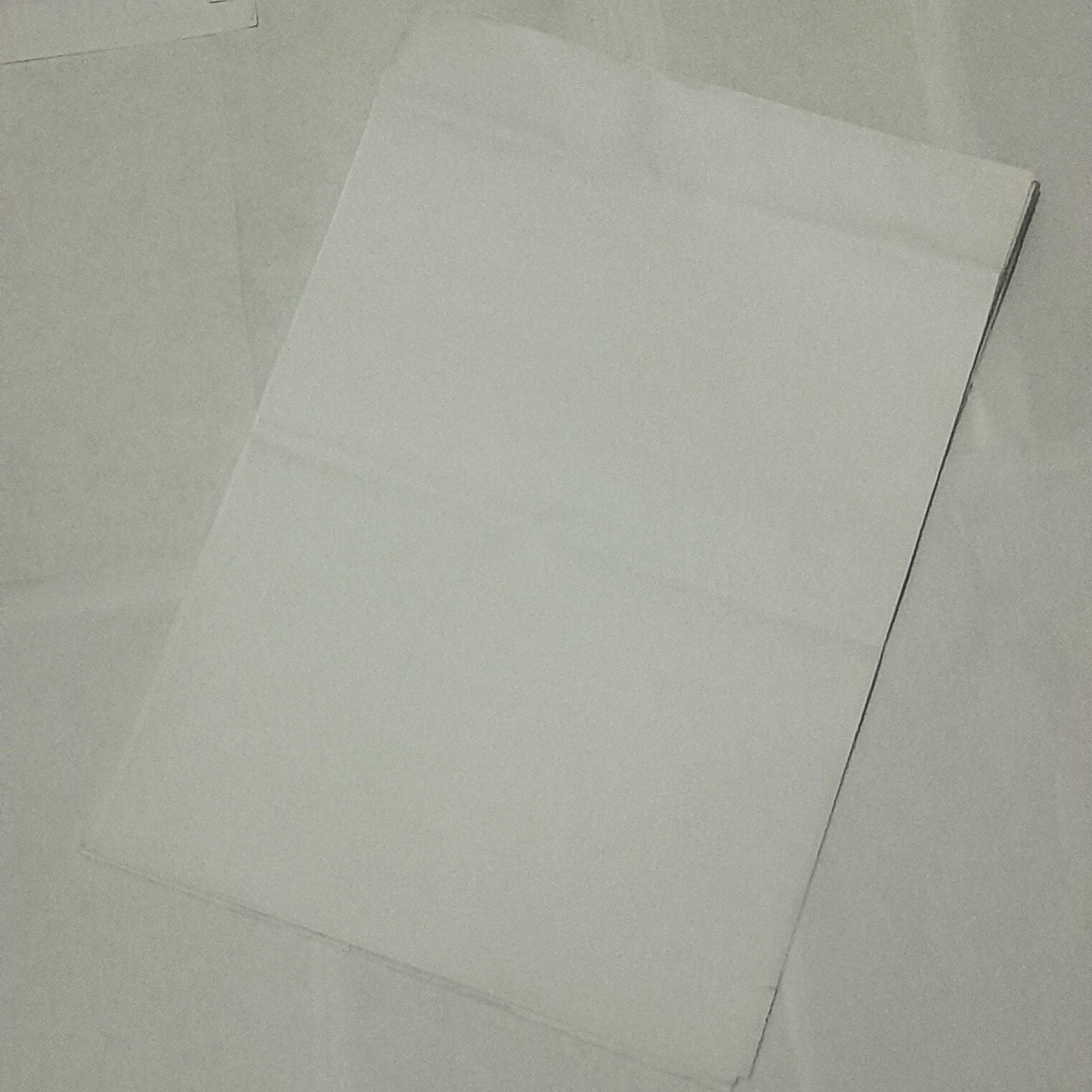 شش عدد کاغذ 43 در 30 سانت سفید