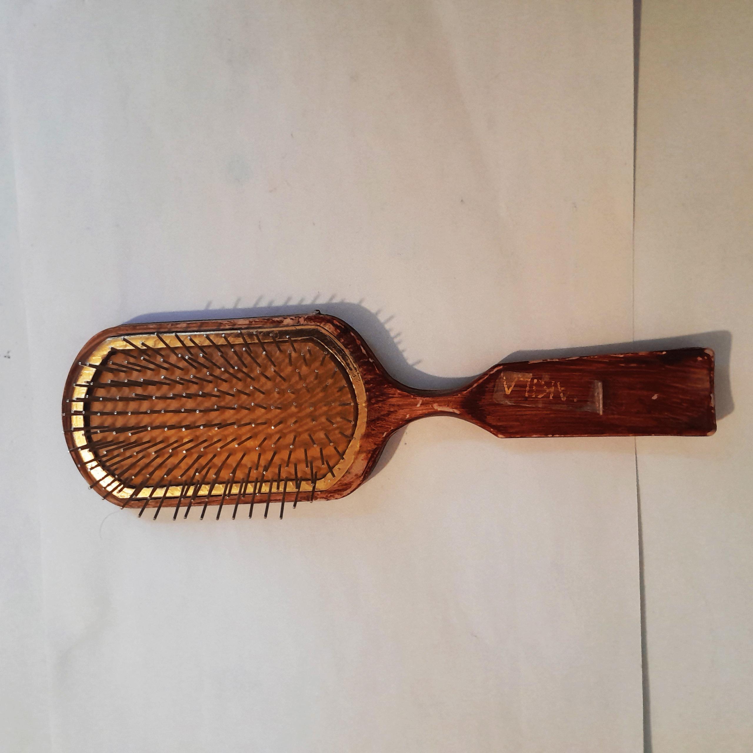 برس (شانه) از چوب گردو قدیمی