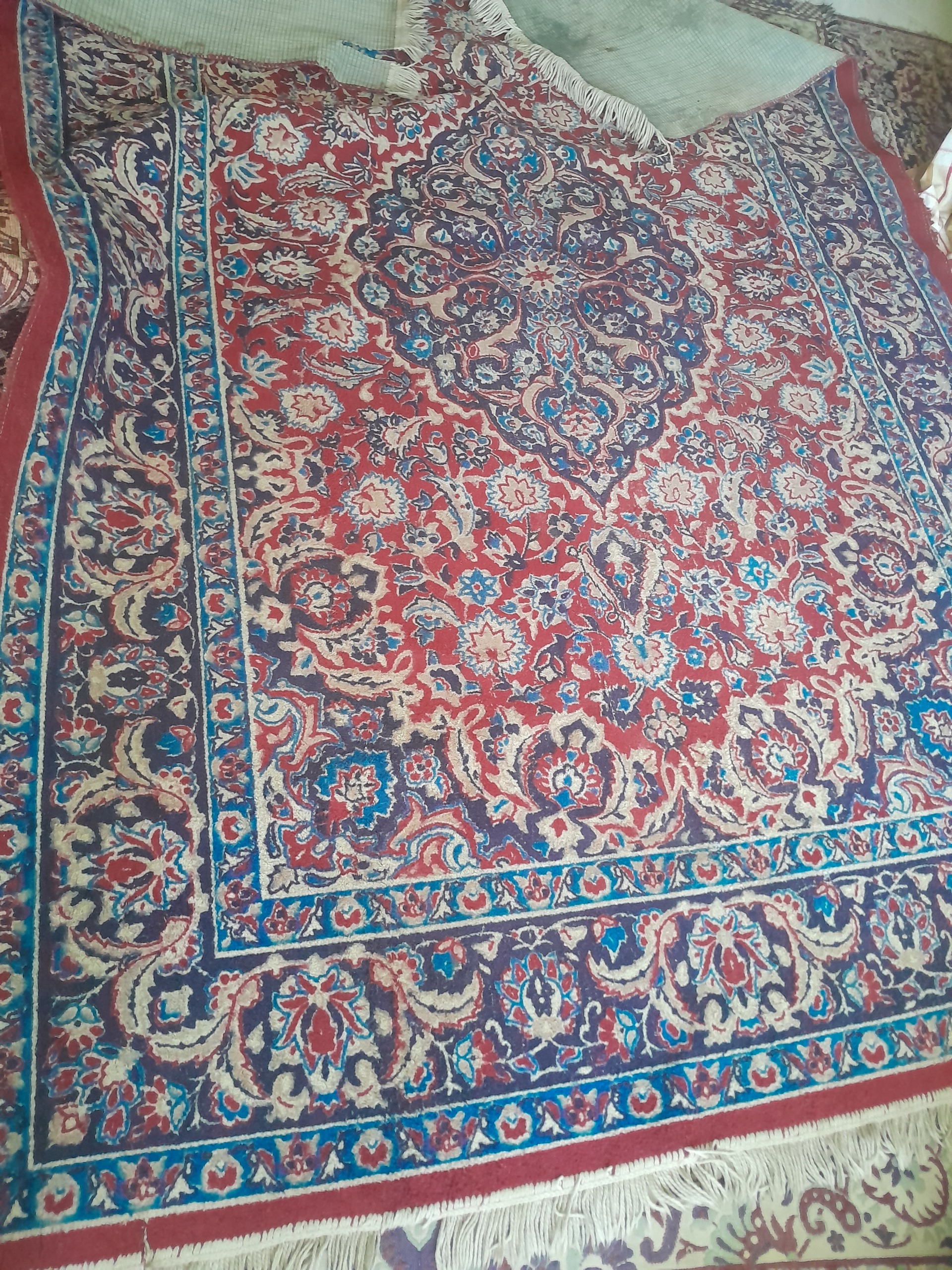 قالی 3 در 2 ( تصاویر و توضیحات دیده شود)