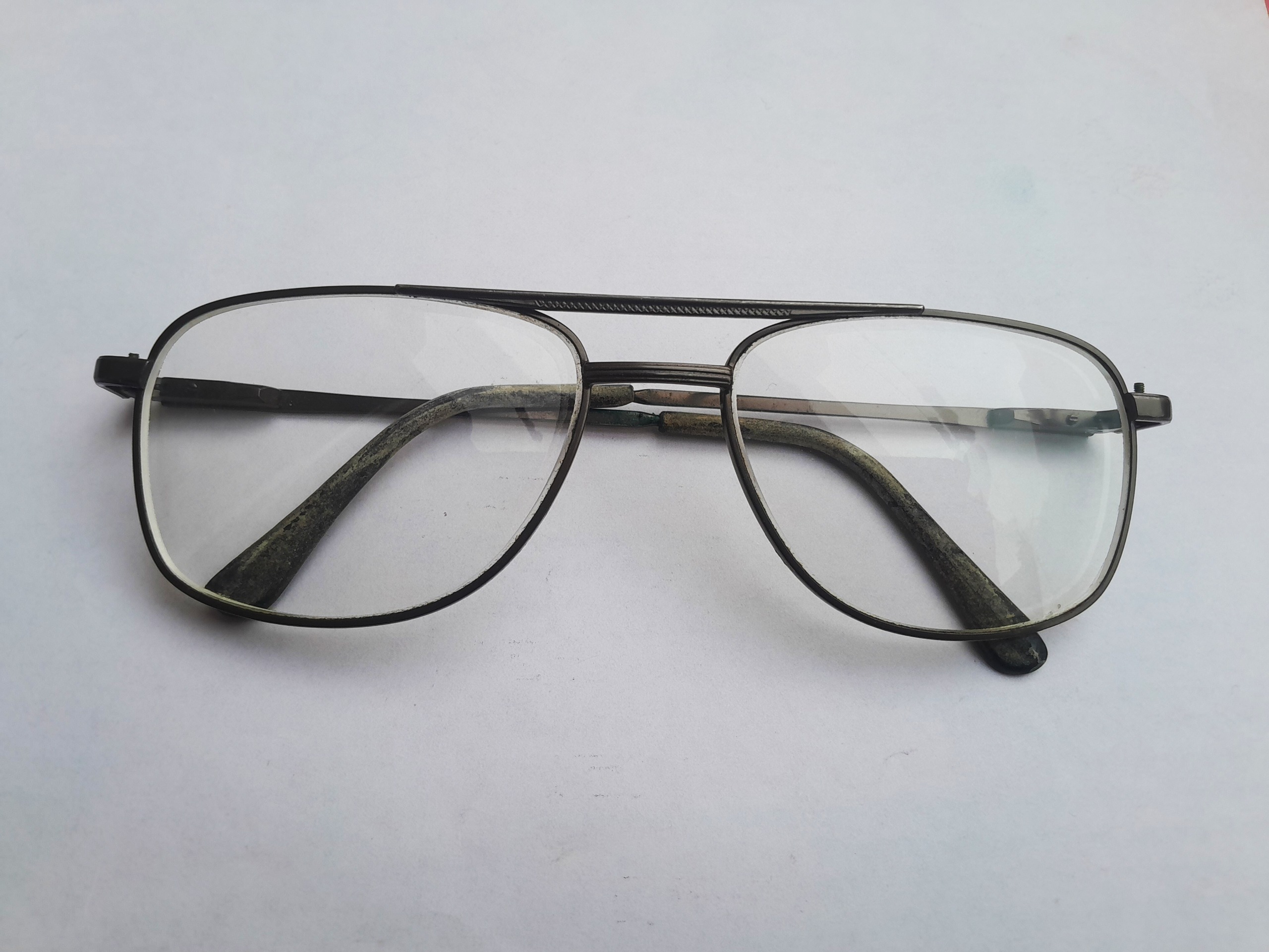 عینک قدیمی نمره بالا