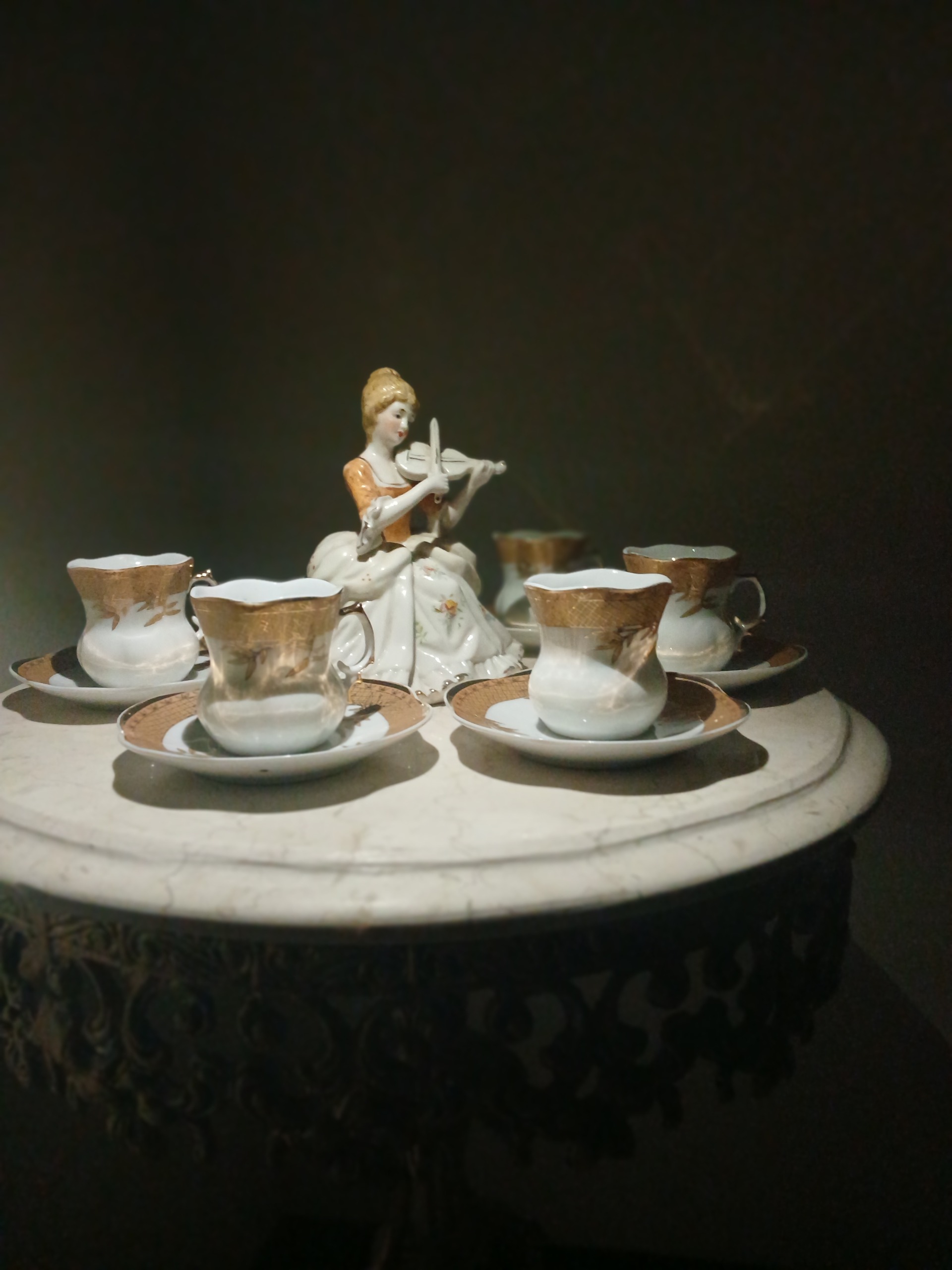 فنجان ونعلبکی قدیمی