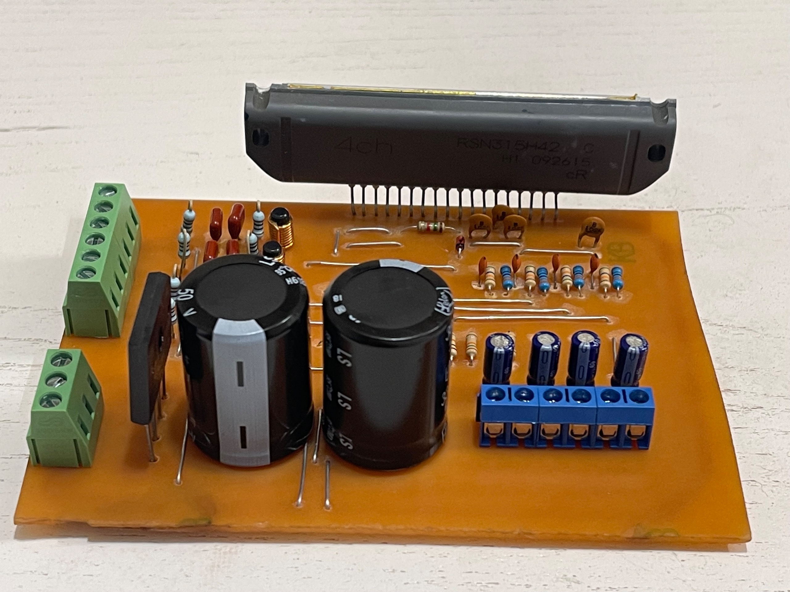 امپلیفایر 4 کانال