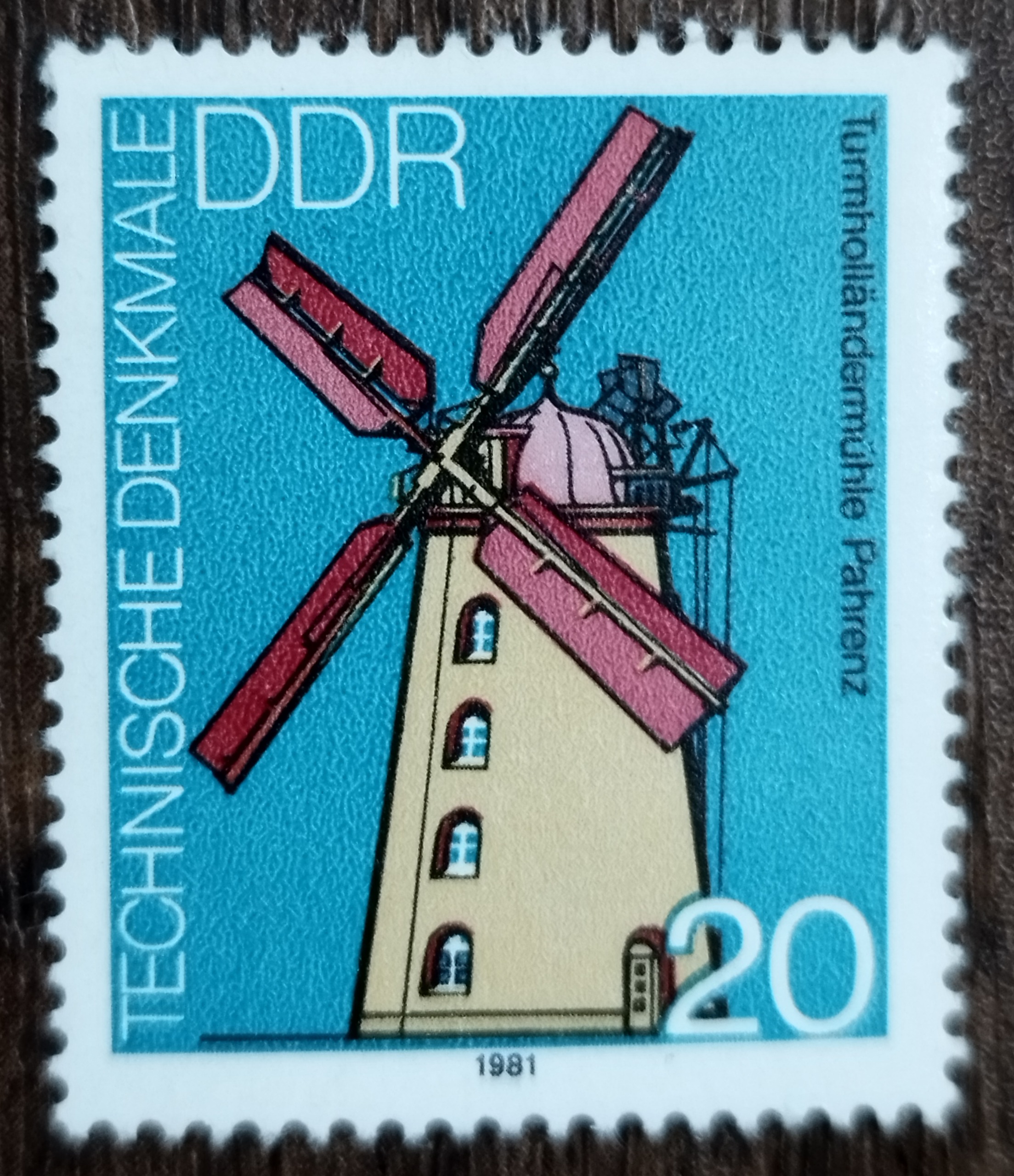 تمبر نفیس وزیبا وارزشمند خارجی