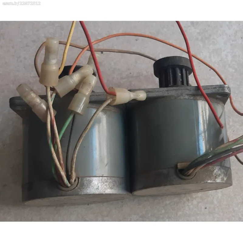 دو عدد استپ موتور ژاپنی با هم