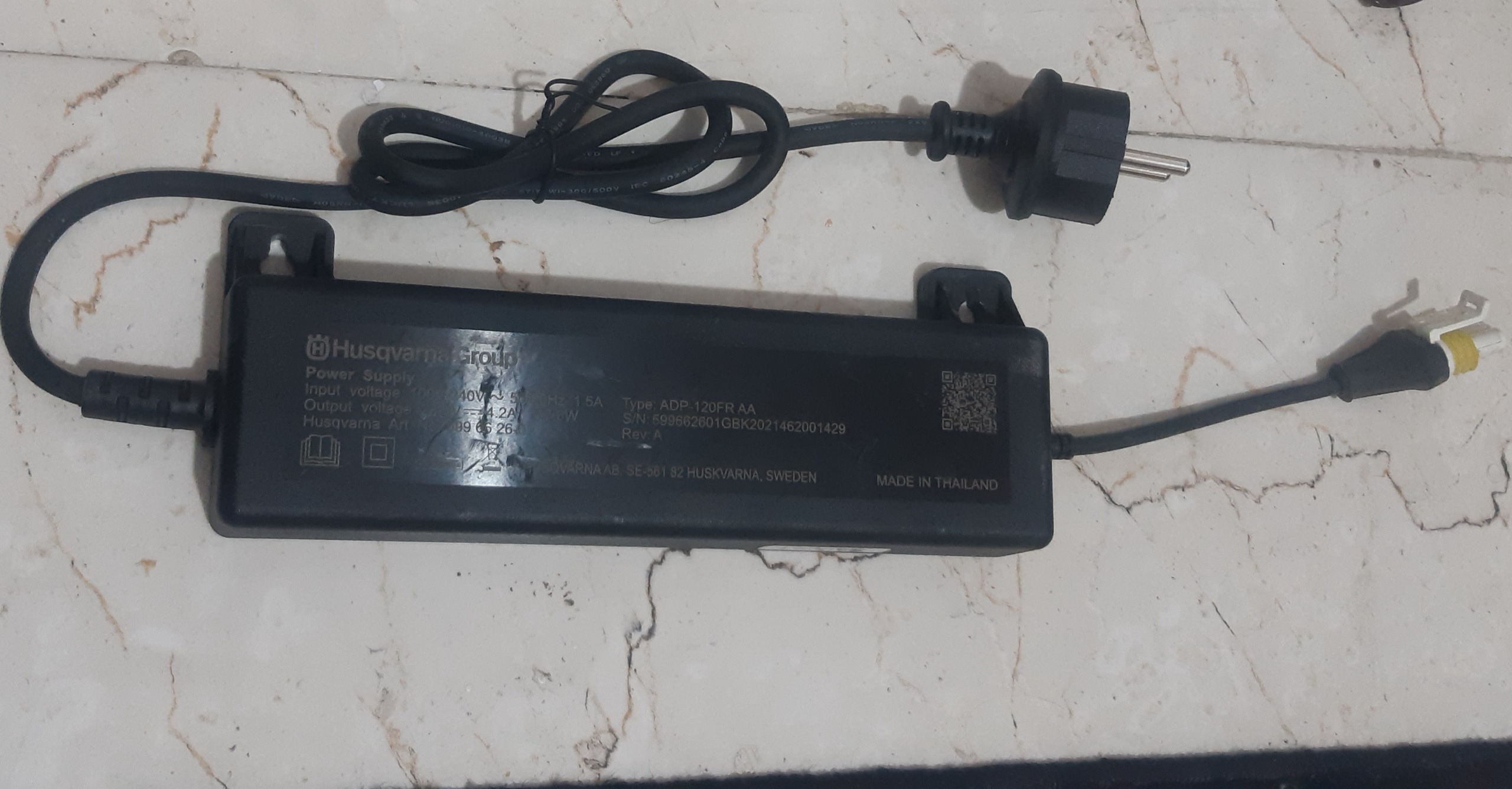 اداپتور شارژر هاسکوارنا 28 ولت