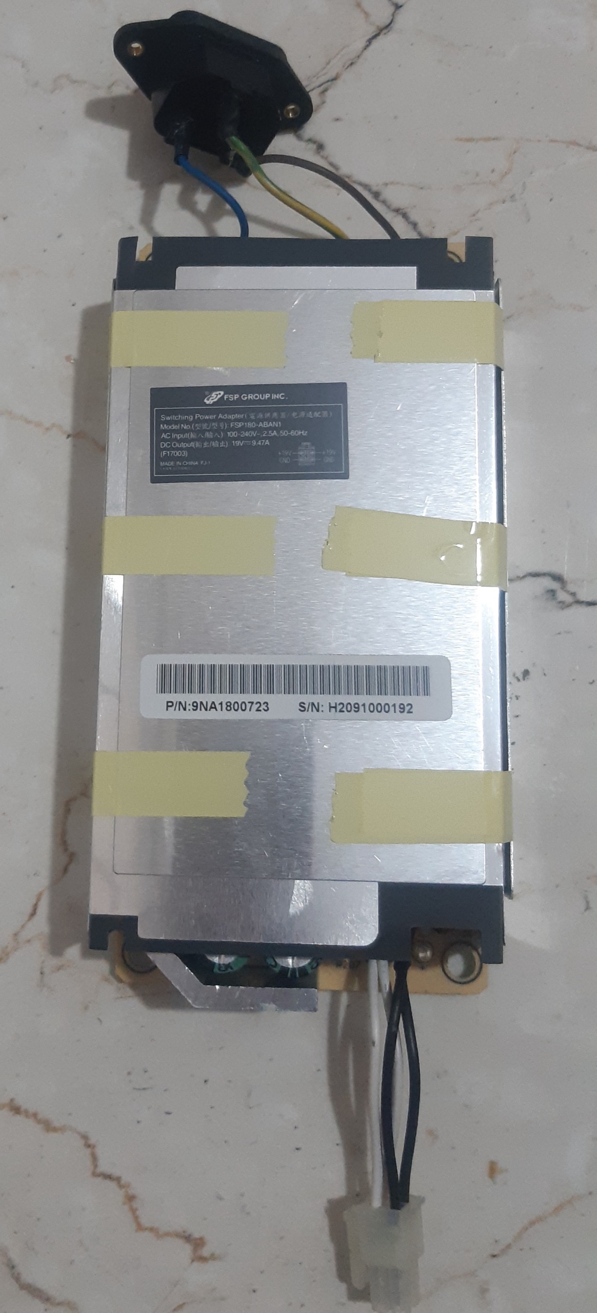 منبع تعذیه سوییچینگ 19 ولت 9.4 آمپر fsp