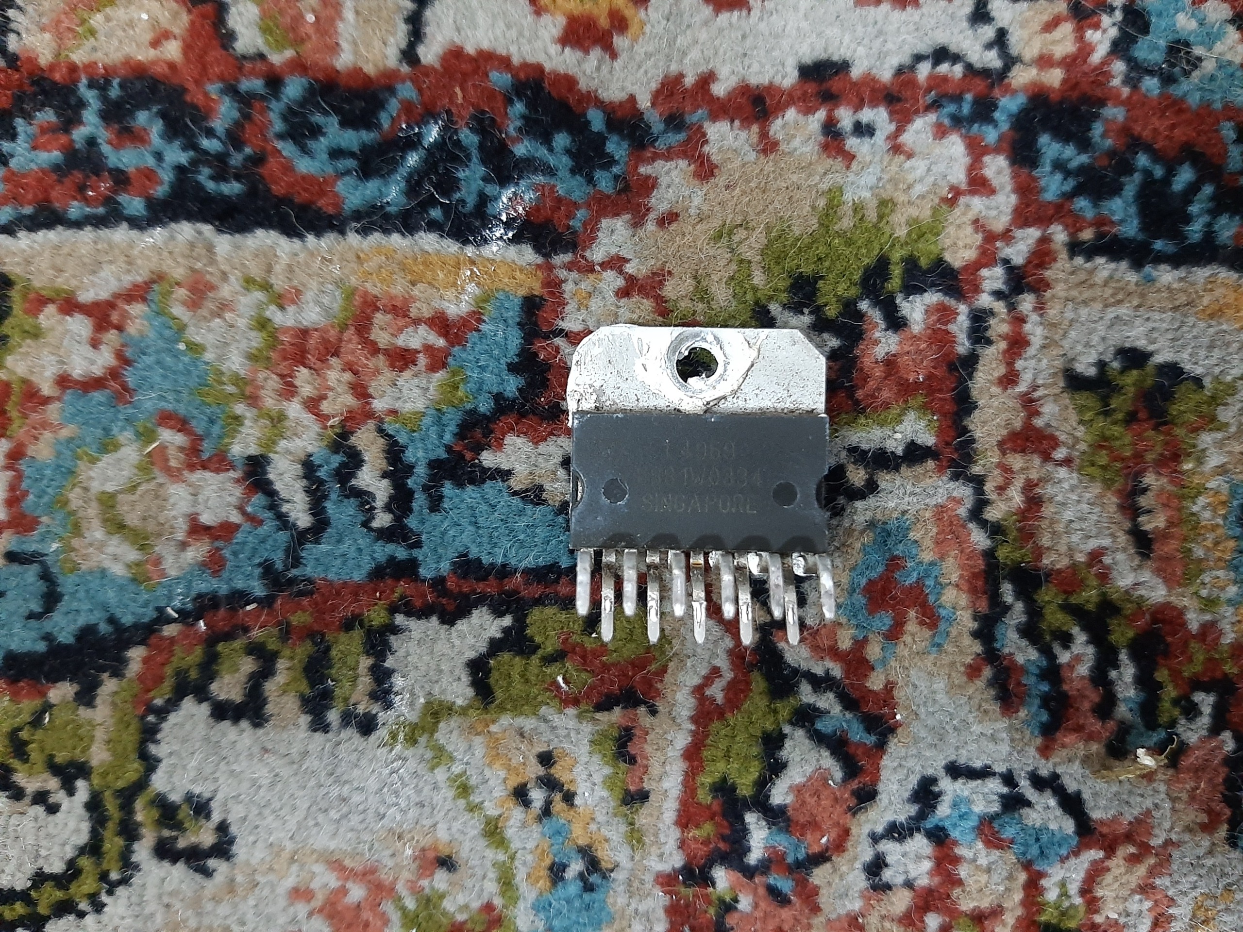 آی سی L4959