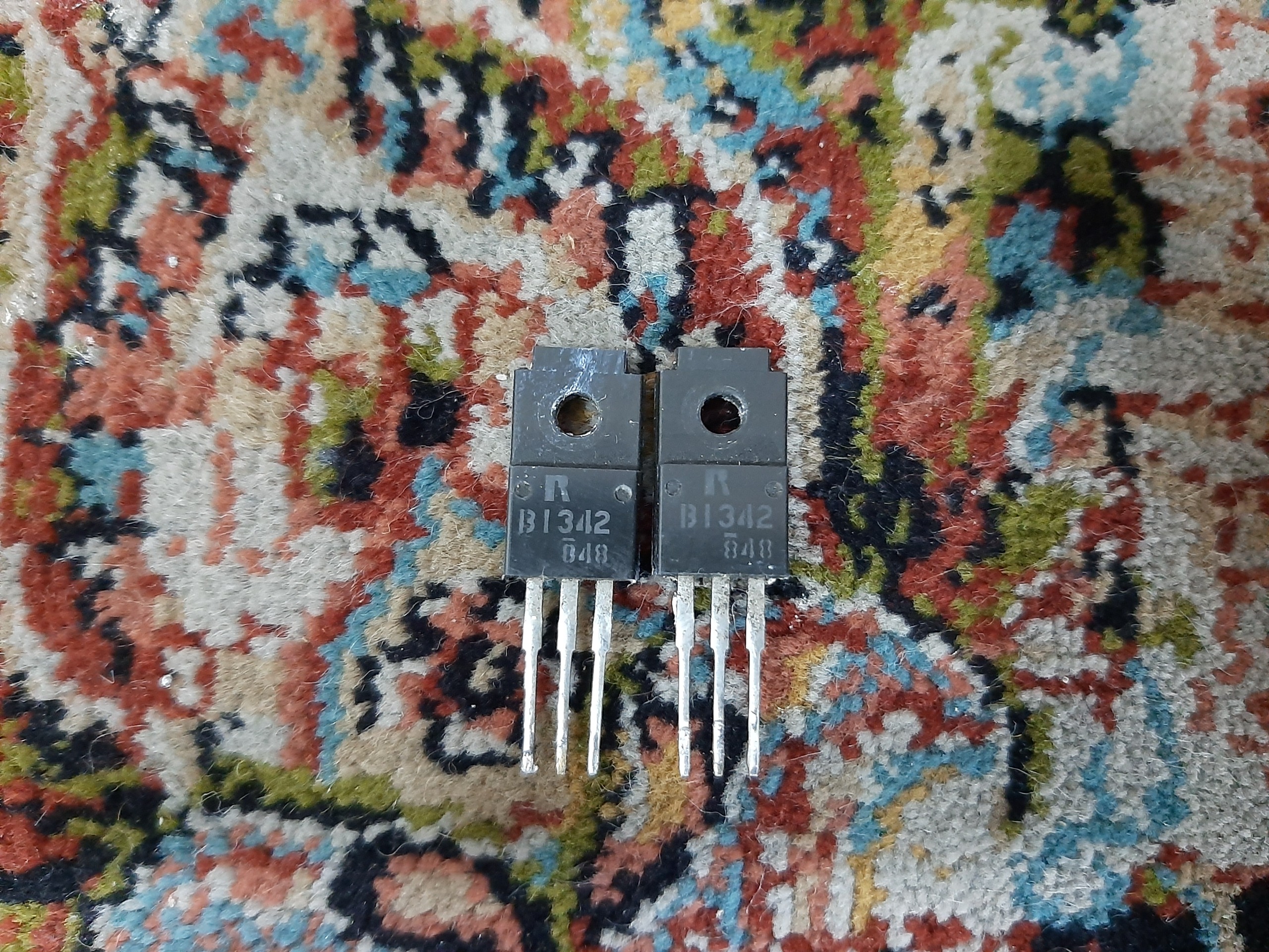 2 عدد ترانزیستور B1342