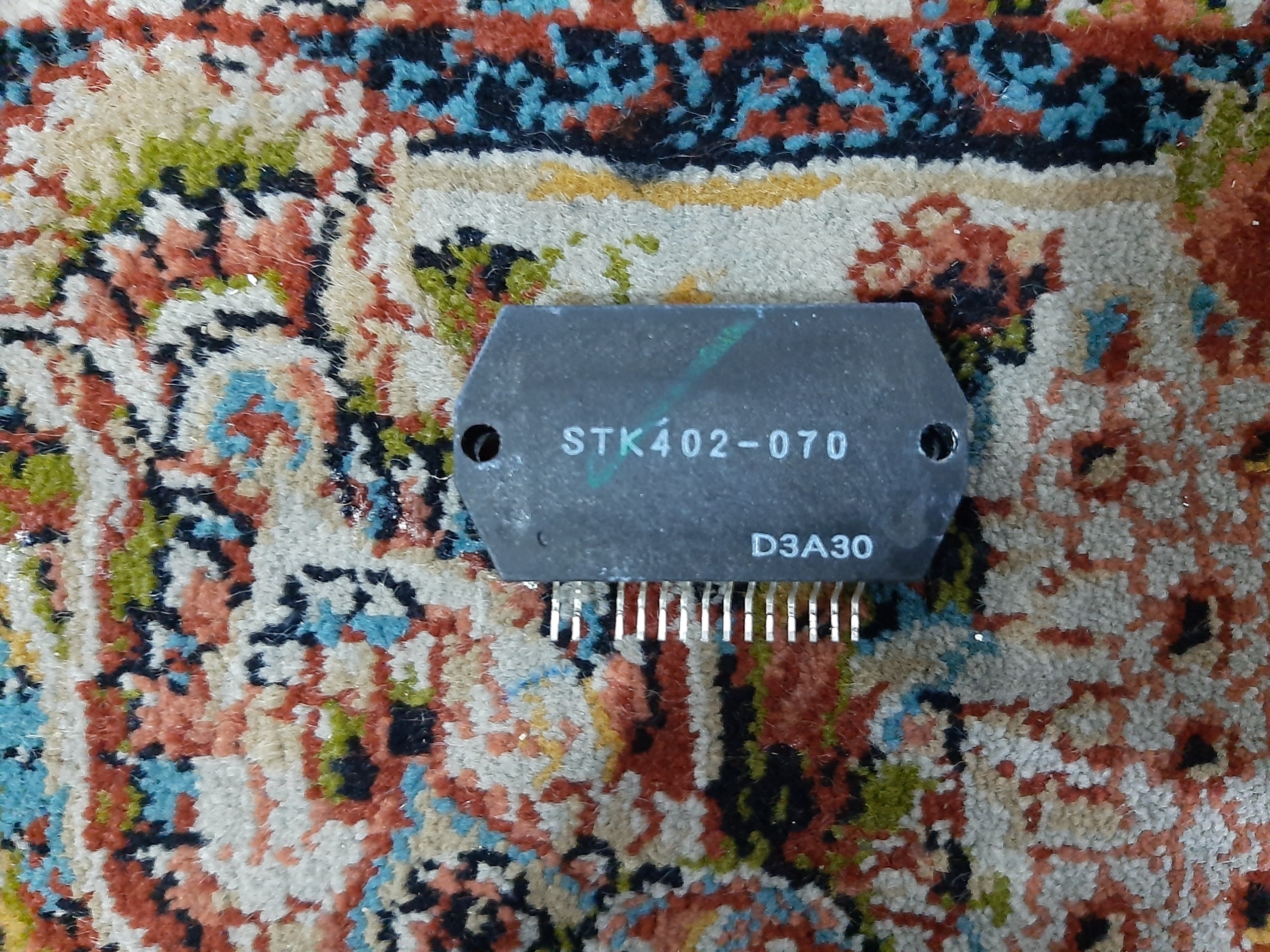 آی سی صدا STK402-070