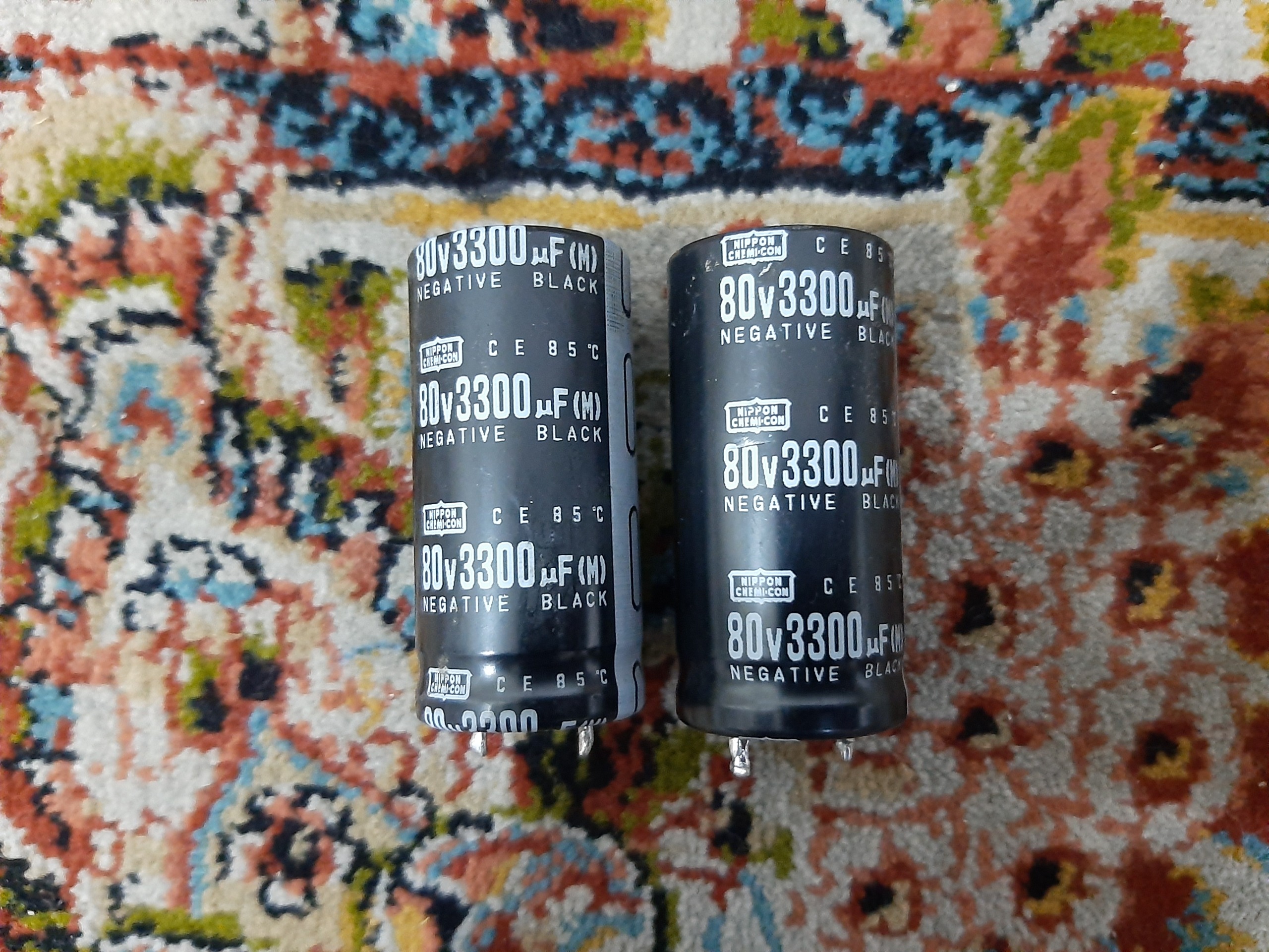 خازن 80 ولت 3300UF