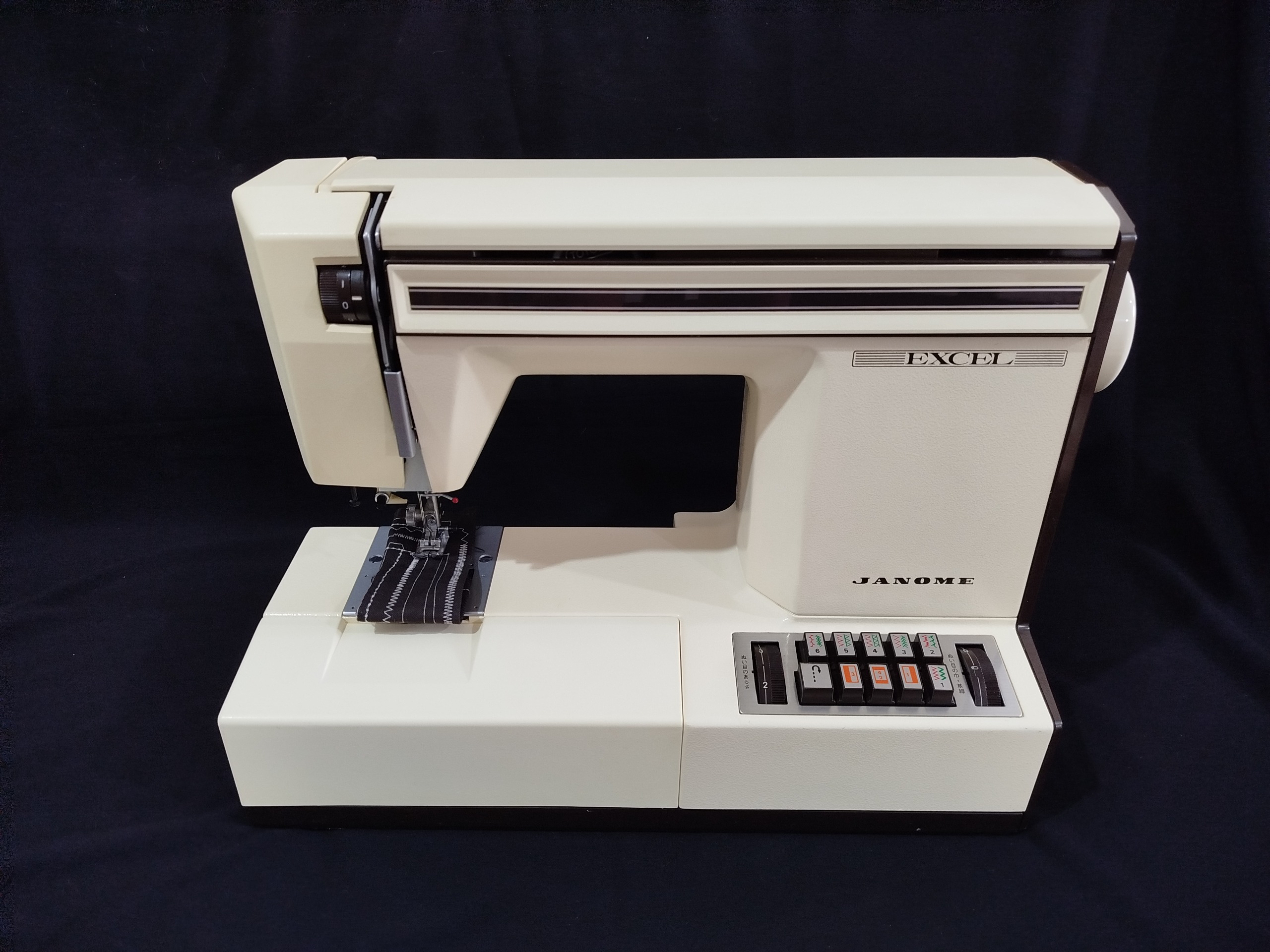 چرخ خیاطی ژانومه 625