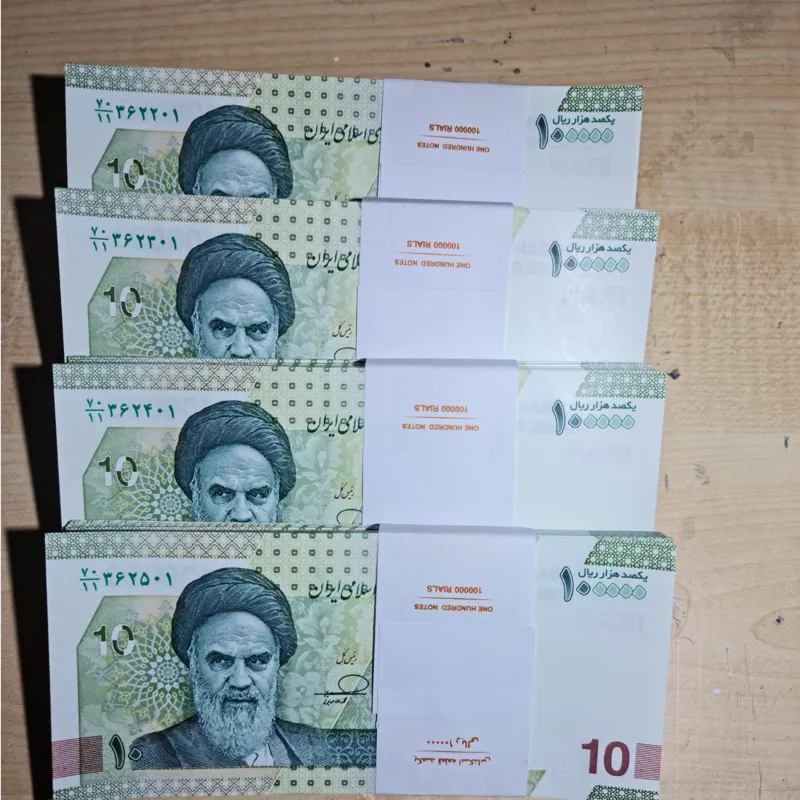 4 بسته اسکناس 10 هزار تومانی از یک باکس توضیحات