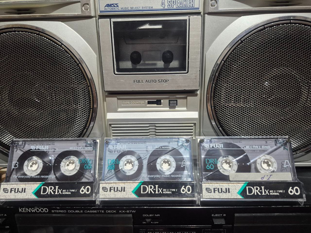 سه عدد کاست فوجی با جلد