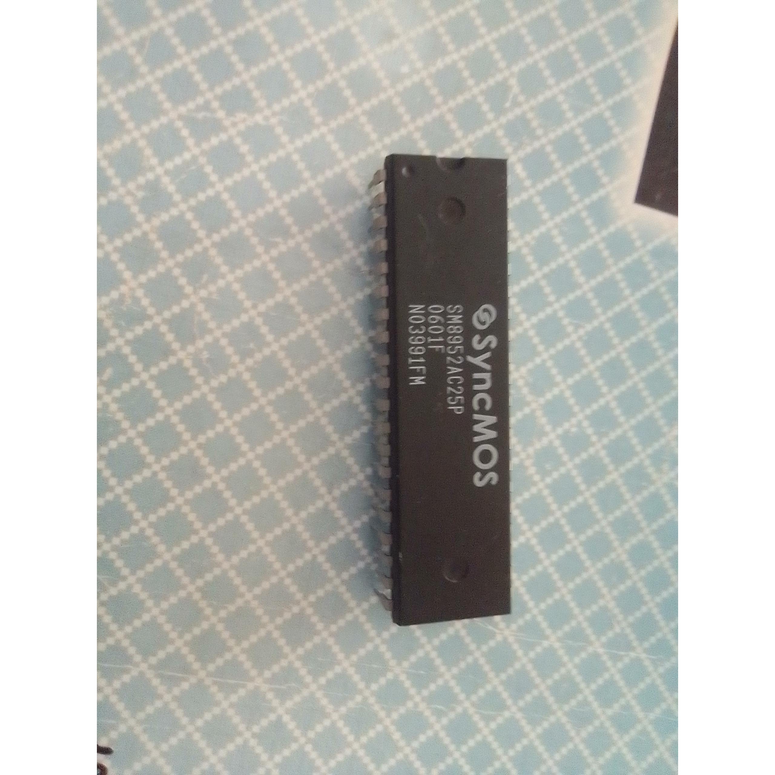 آی سی میکروکنترلر SM8952AC25P